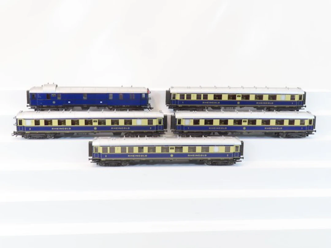 Märklin H0 - 4228 - Model train passenger carriage set...