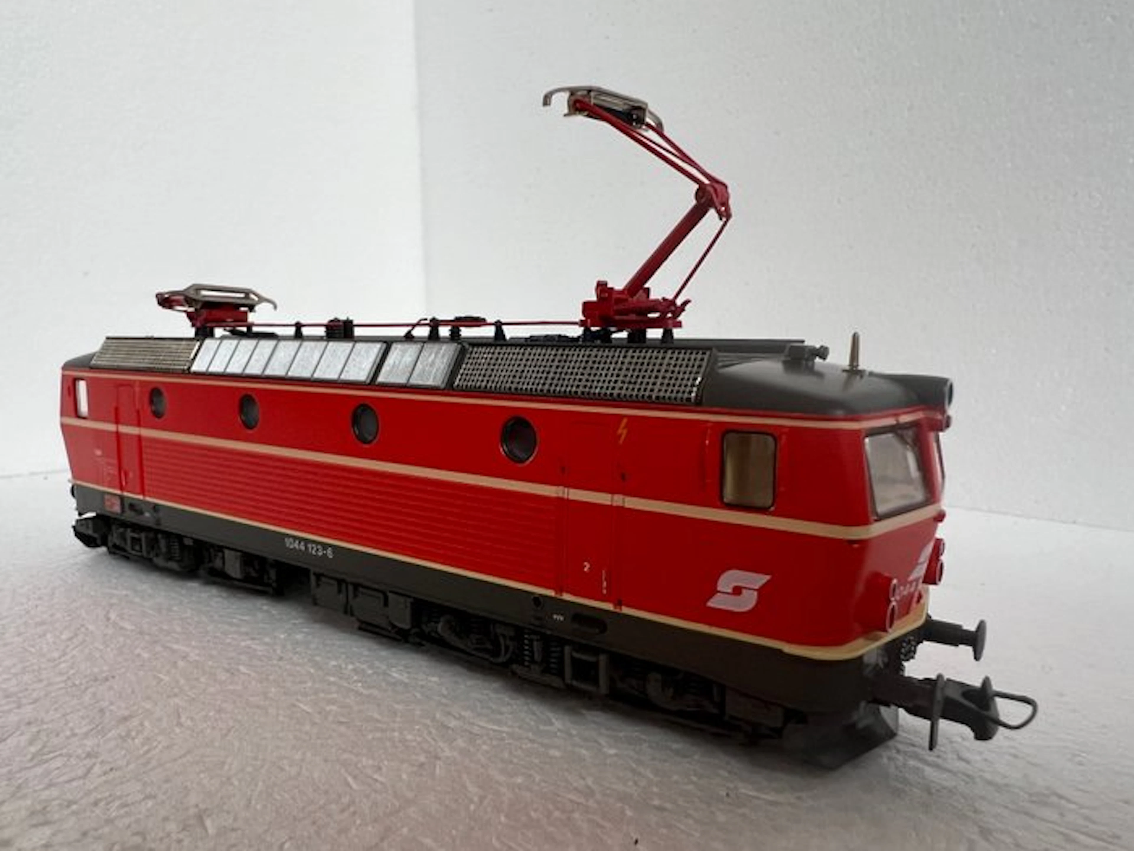 Roco H0 - 43558 - Electric locomotive (1) - Roco BR 1044 in ÖBB livery