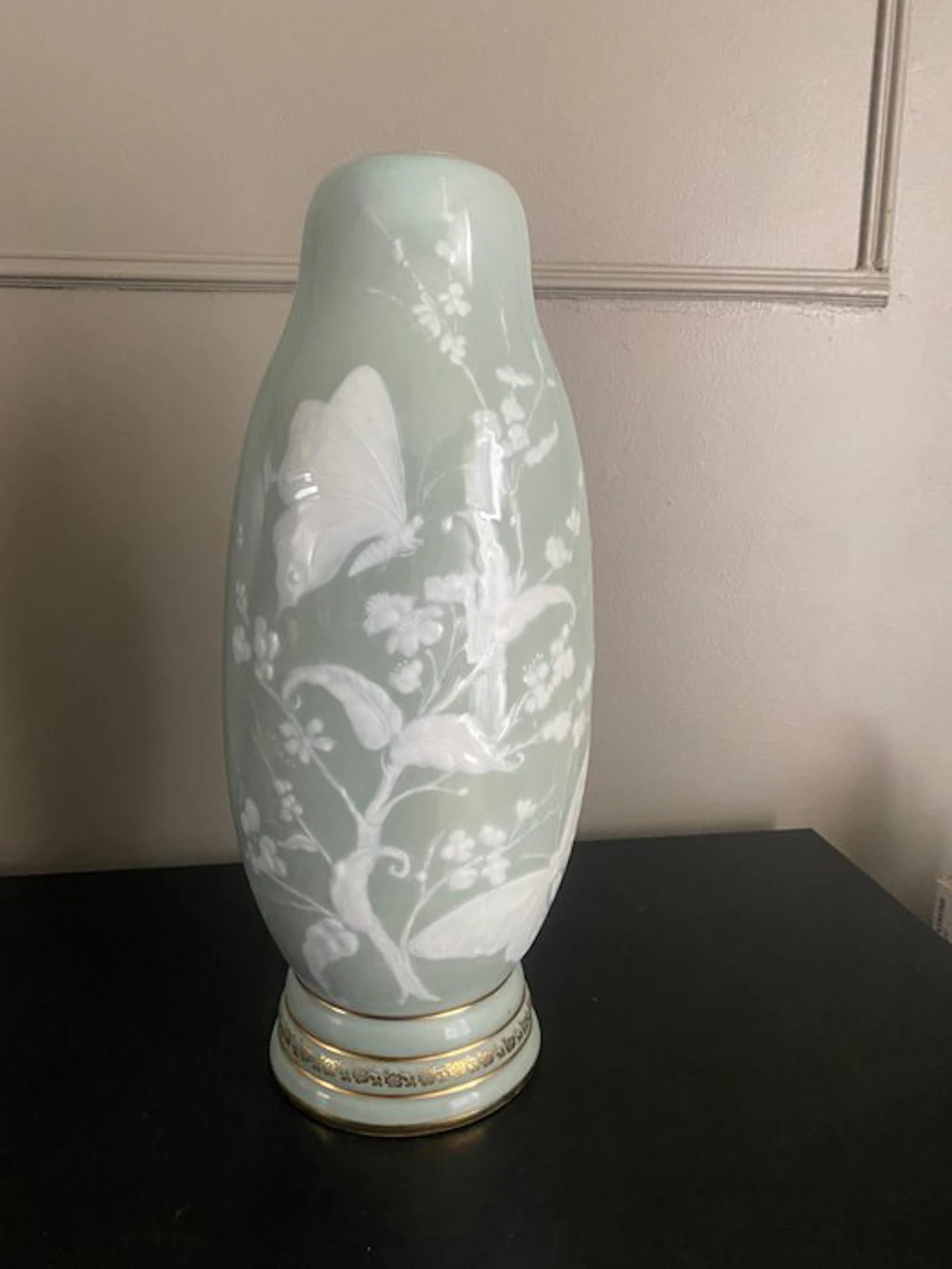 Limoges - Vase - old Limoges pâte-sur-pâte porcelain vase