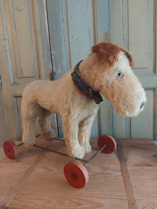 Ongemerkt - Plush toy Vintage fox terrier hond op ijzeren...