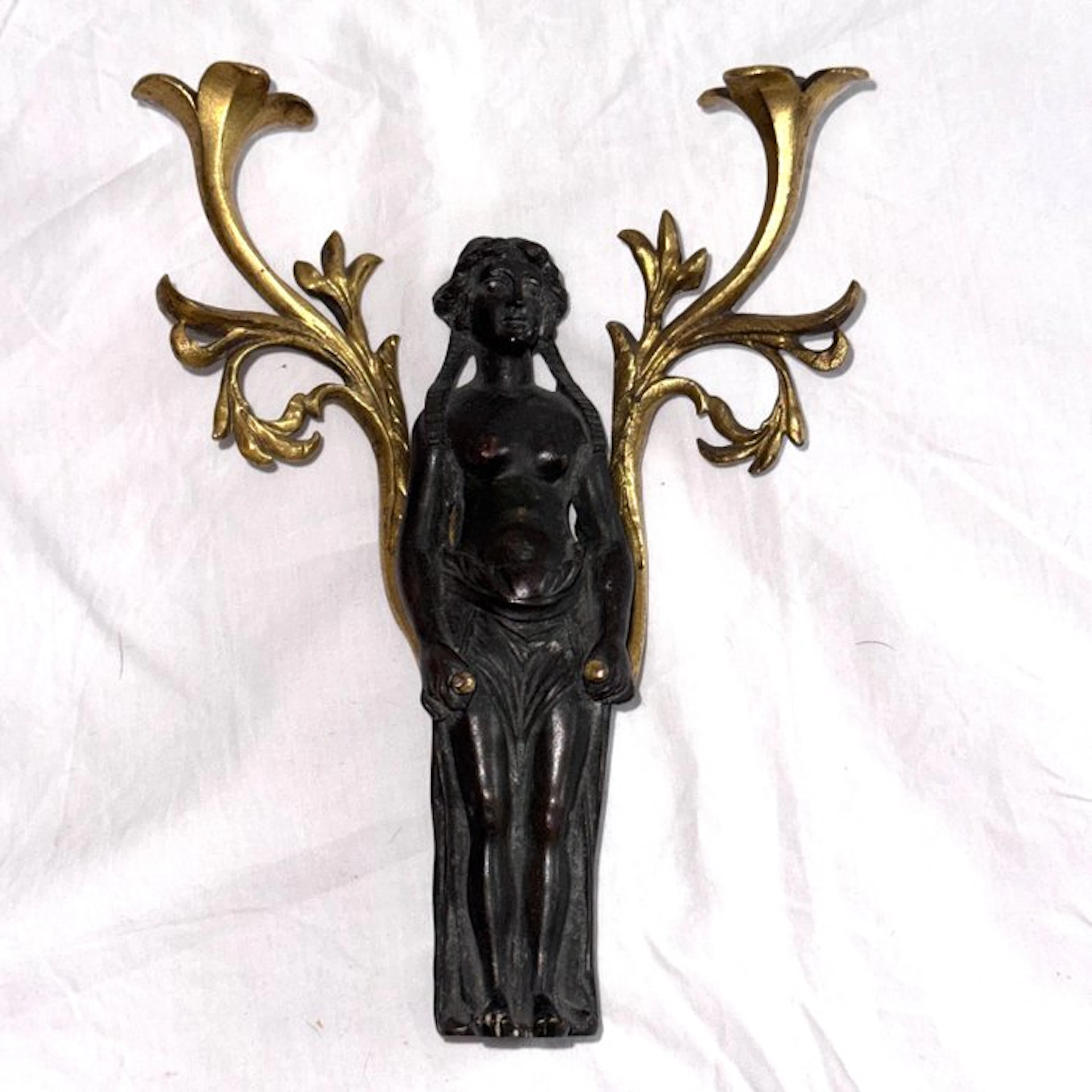 Chamberstick - Bronze, brass - Candle holder in the shape of a woman.