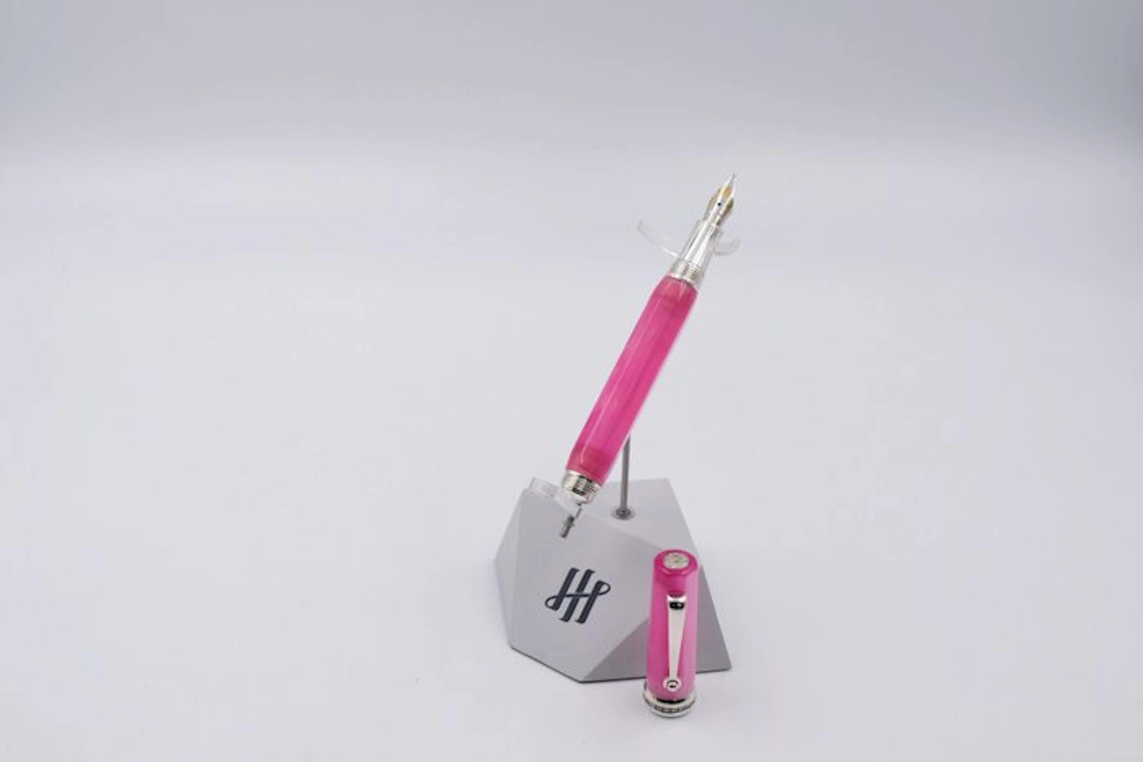 Montegrappa - Micra Diamond - 18K Gold Nib - Rosé Aurora...