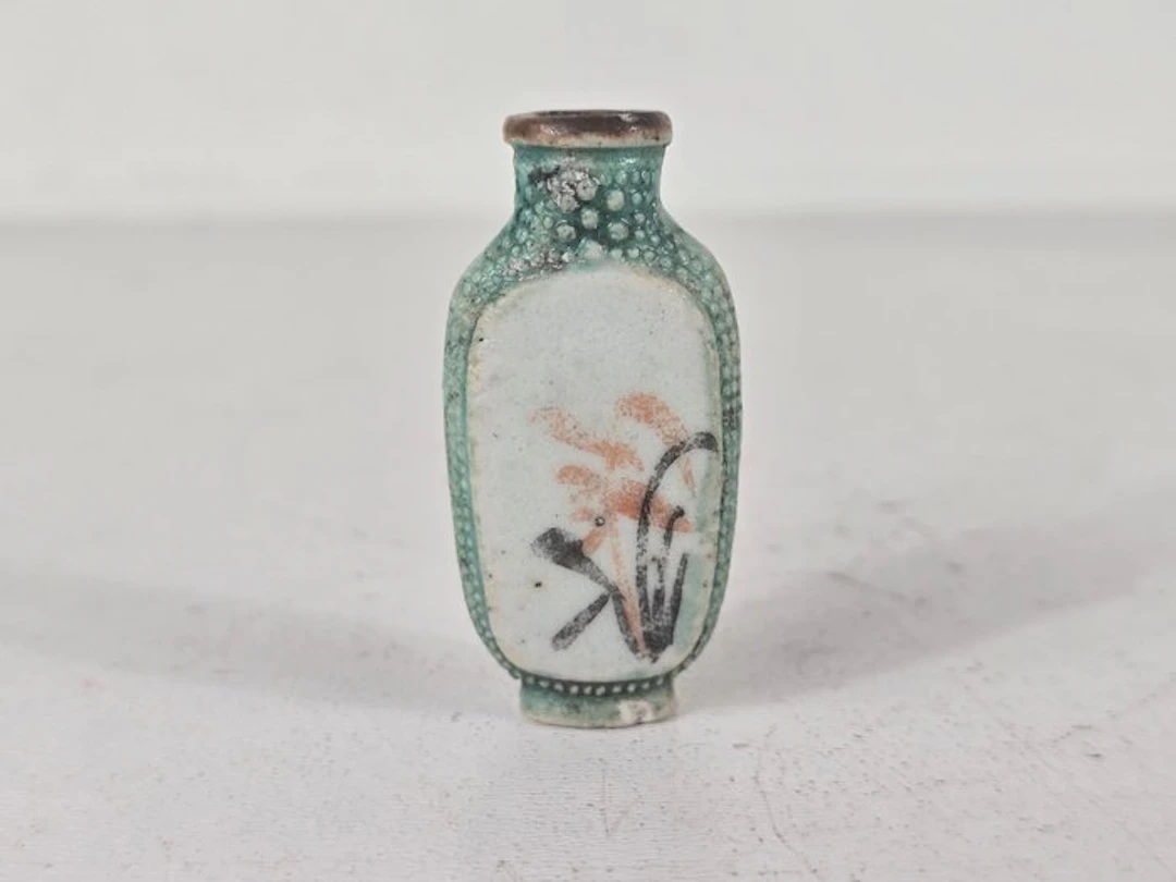 Snuff bottle - Porcelain