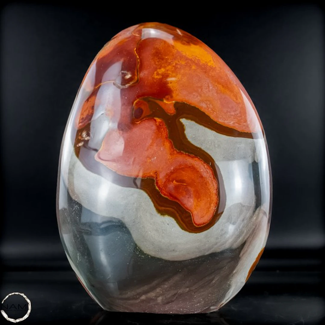 Expressive polychrome jasper Freeform with vibrant color play.- 2481.33 g