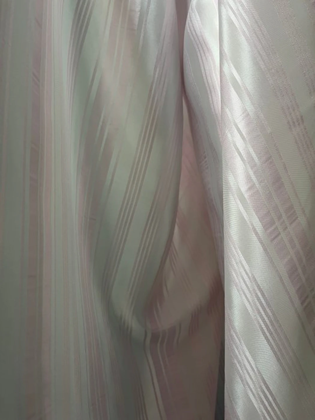 Wonderful vertical-striped fabric in silk blend. - Textile - 600 cm - 320 cm