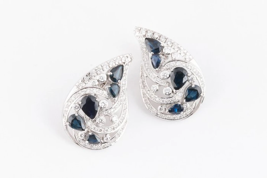 Earrings - 18 kt. White gold - 10.50ct. tw. Sapphire - Diamond
