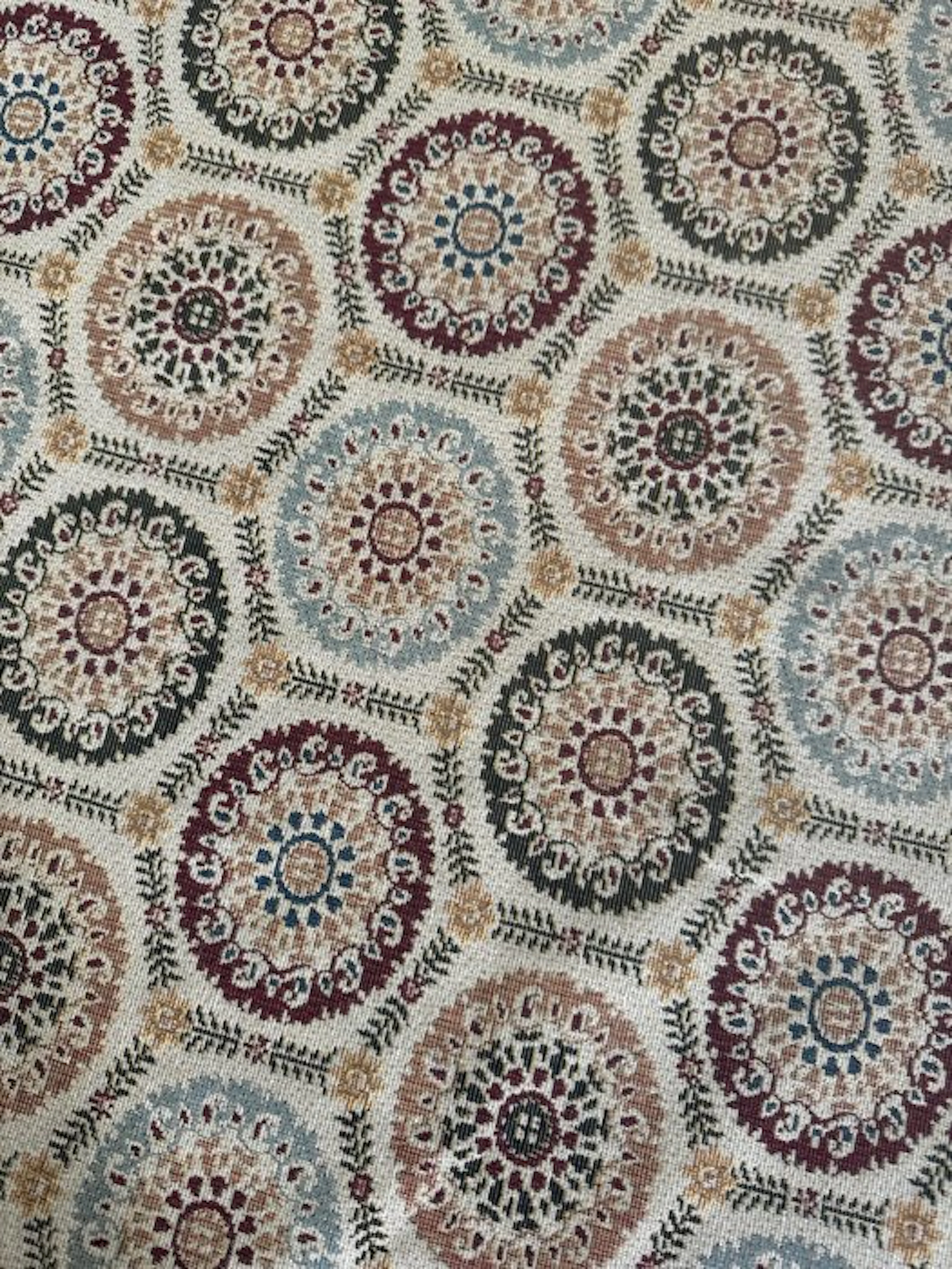 san leucio - exclusive tapestry fabric with Victorian medallions