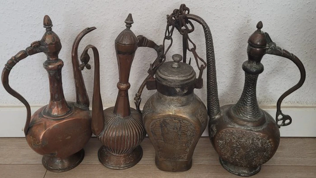 Collection of four copper vessels - Copper - Central Asia - Approx