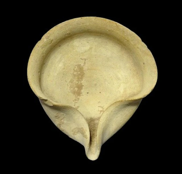 Mesopotamian - primitive cup-shaped oil lamp - 1200 BCE...