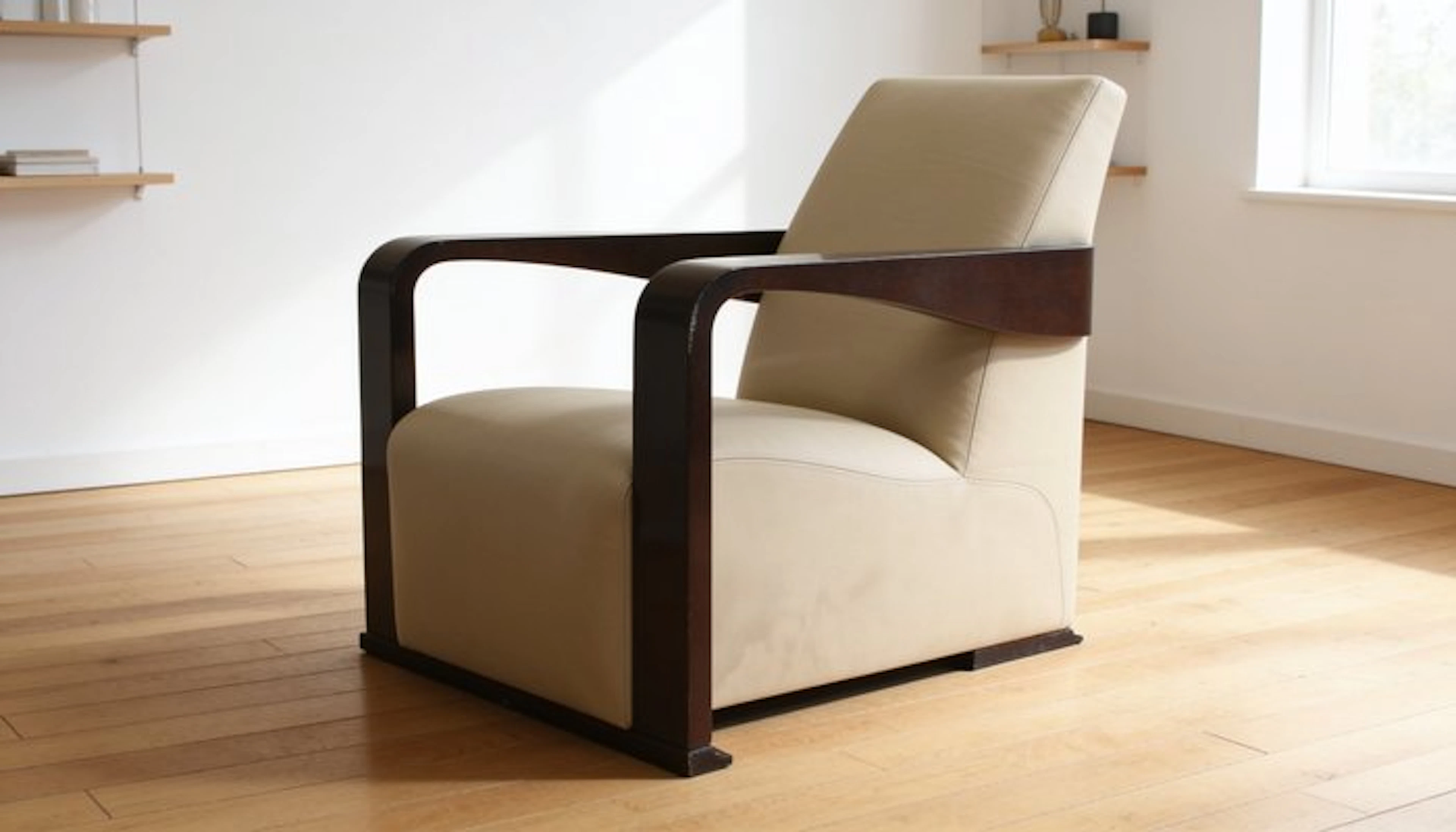 Hugues Chevalier - Hugues Chevalier - Armchair - Ying - Leather, Wood