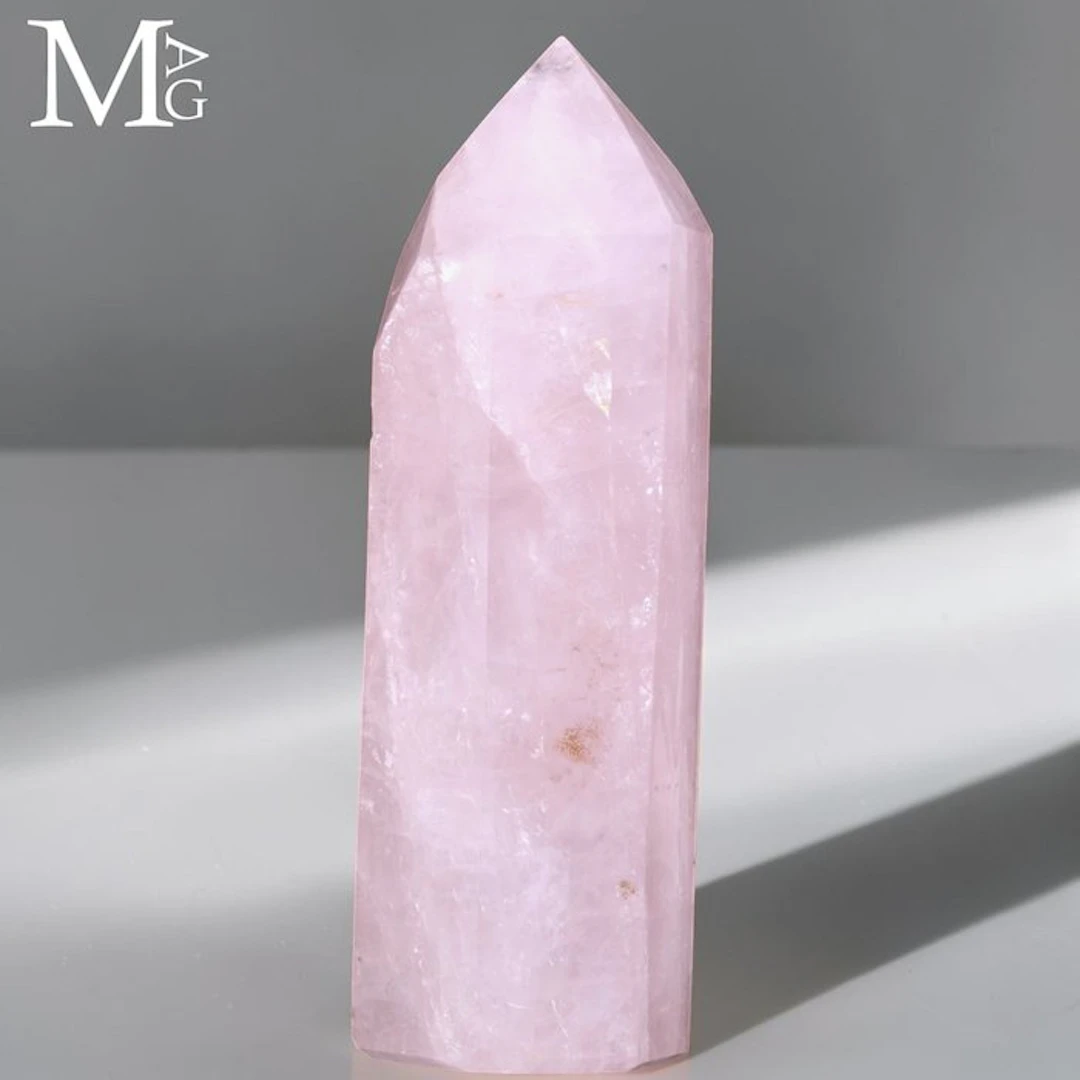Rose Quartz Point – – Madagascar – 1107 g Natural Rose...