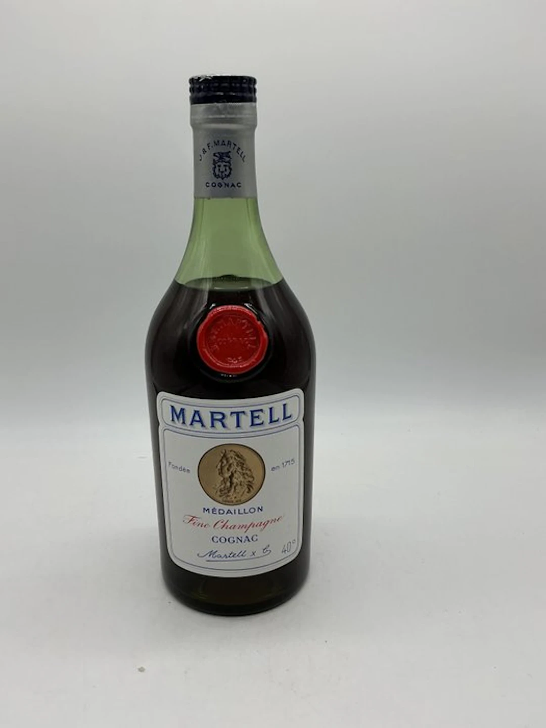 Martell - Médaillon - Red Shoulder Button - b. circa 1960 - n/a (70cl-75cl)