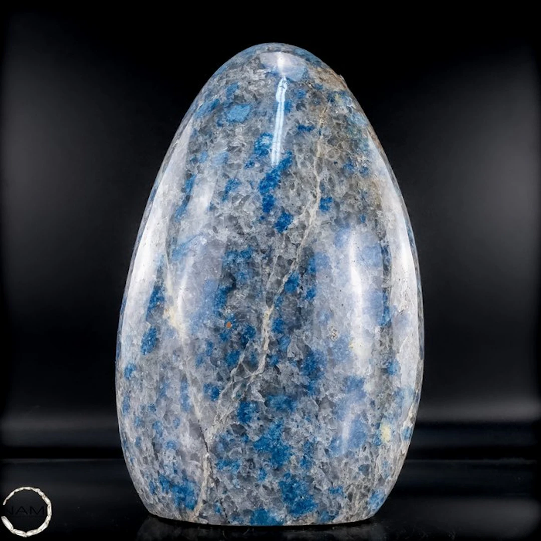 Natural K2 freeform – an extraordinary combination of...