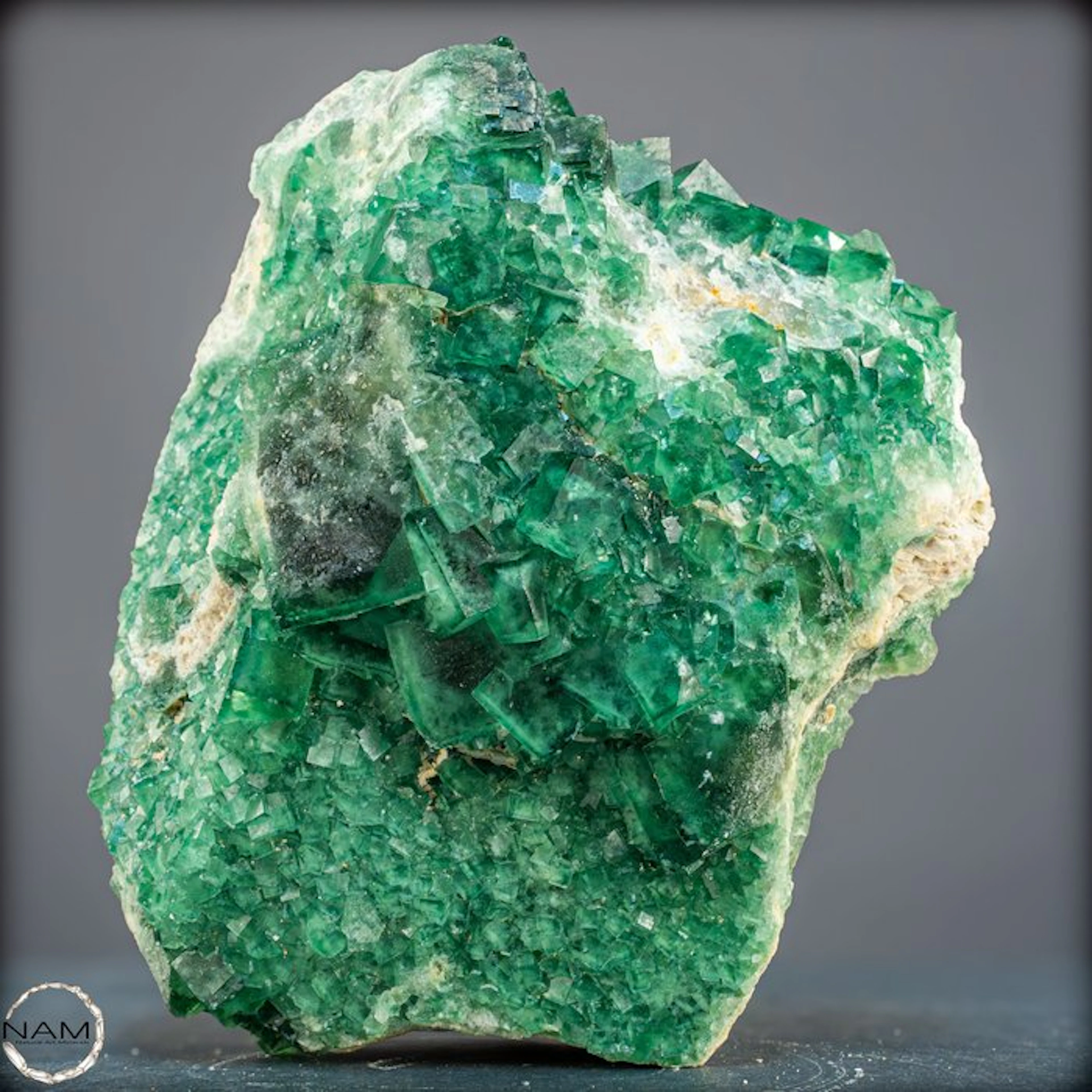 Unique fluorite cluster – Crystal Beauty in Emerald Green- 3967.66 g