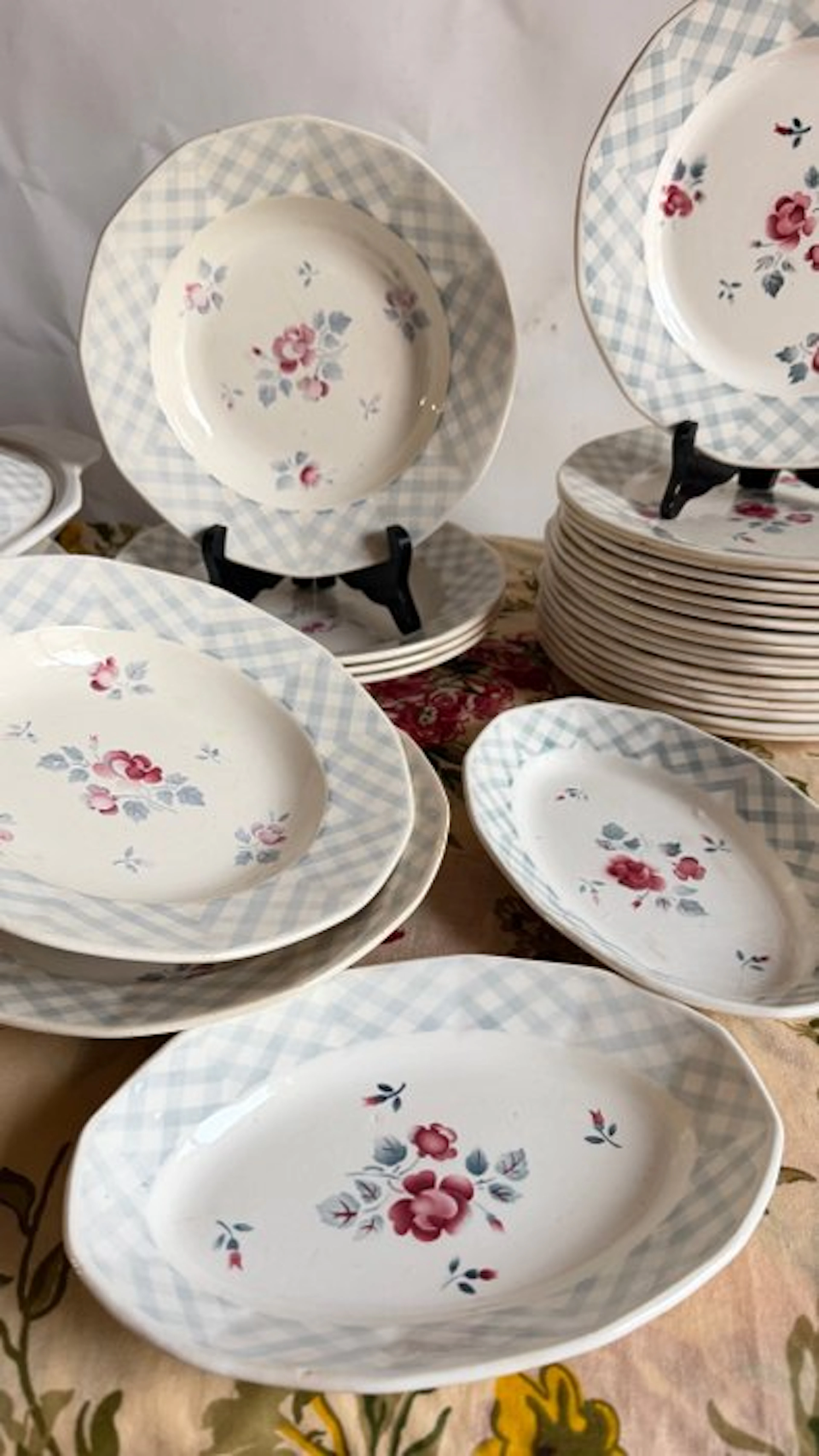 Sarreguemines - Dinner service (28) - Modele " BASTIA" - Earthenware
