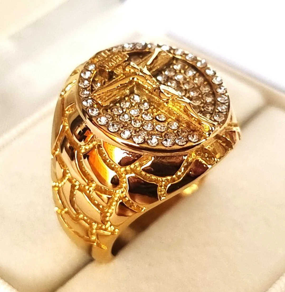 Signet Ring – Cross of the Redeemer – Passion of Christ – Sacred Light - Ring