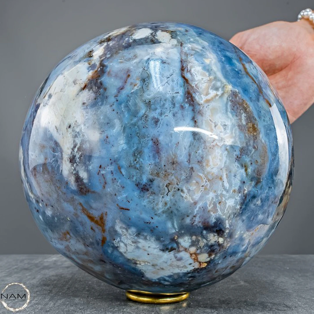 Impressive agate-opal sphere from Madagascar – an...