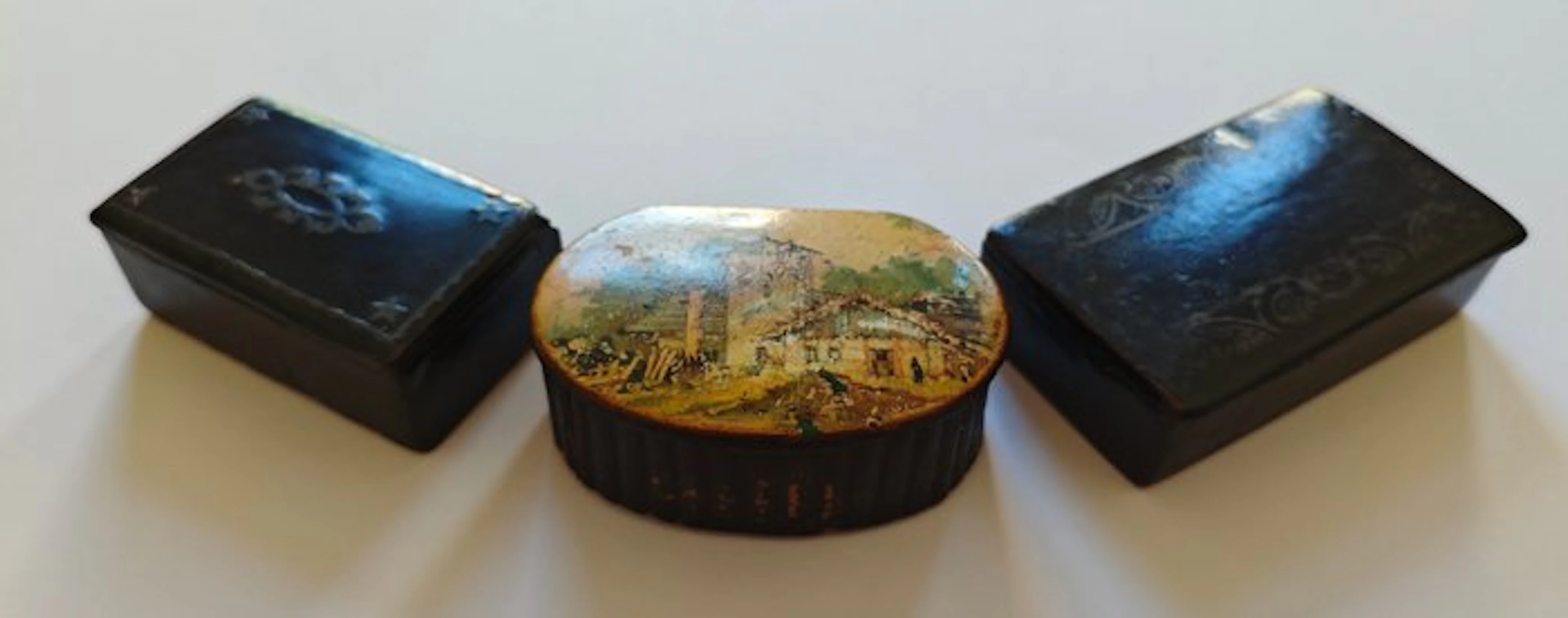 Pillbox (3) - Wood - (1800-1850) - NO RESERVE