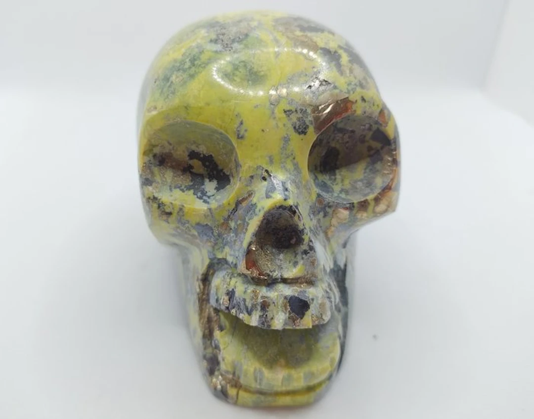 Serpentine group Skull - Height: 9 cm - Width: 7 cm- 620 g - (1)
