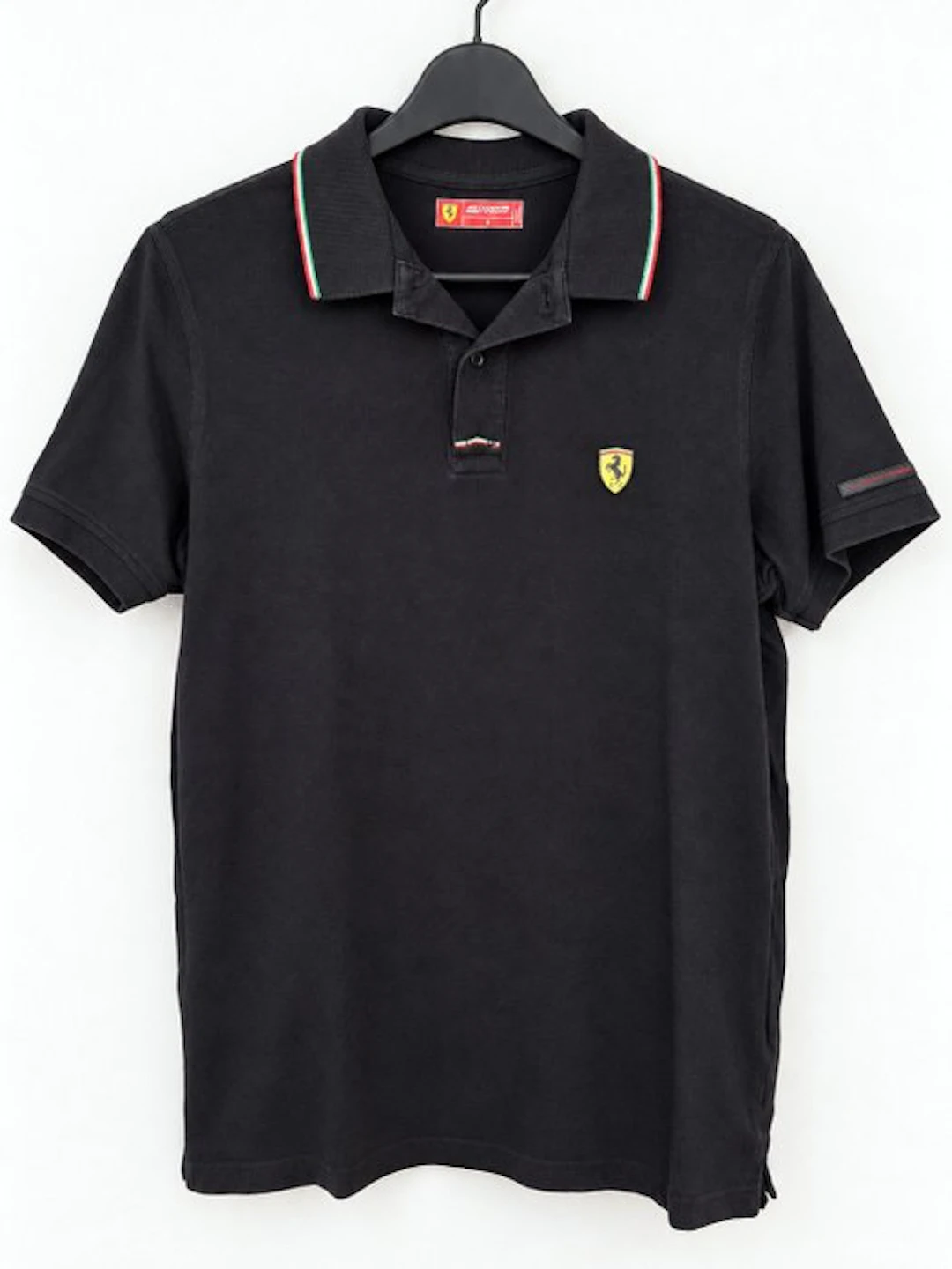 Ferrari - Formula One - 2010 - Car racing team polo
