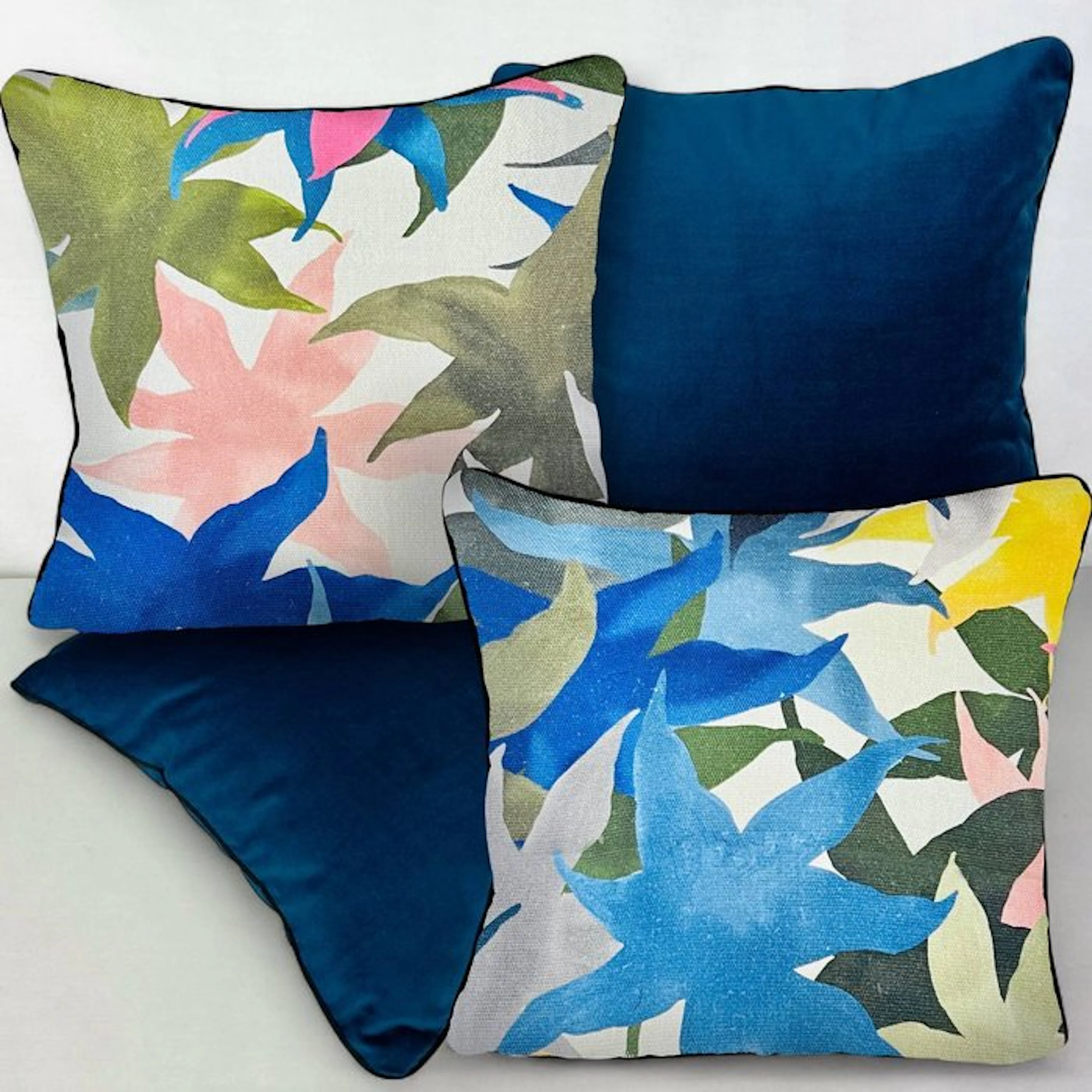 CHRISTIAN LACROIX MAISON -New set- Two cushions in a set of four - Cushion