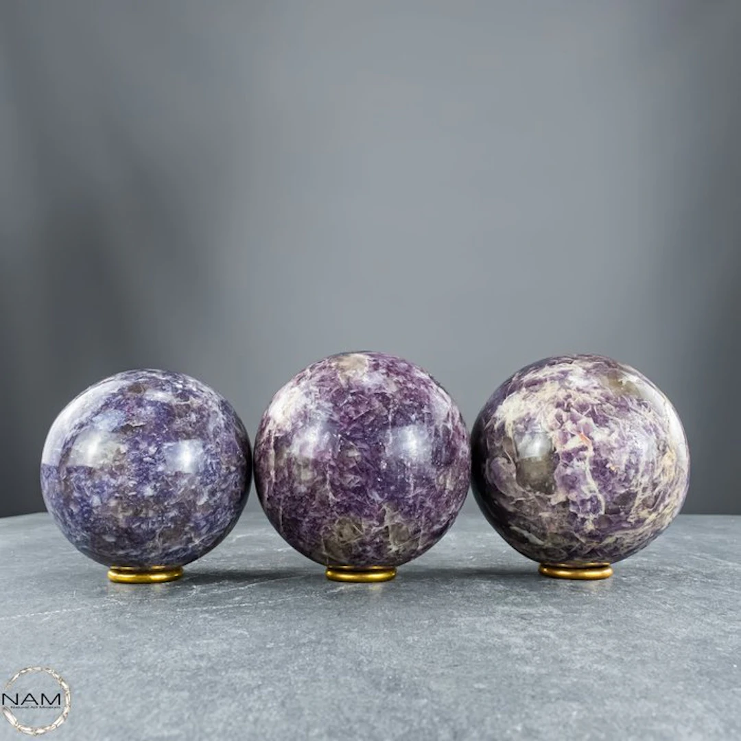 Unicorn Stone Sphere Set – Three fascinating spheres in...