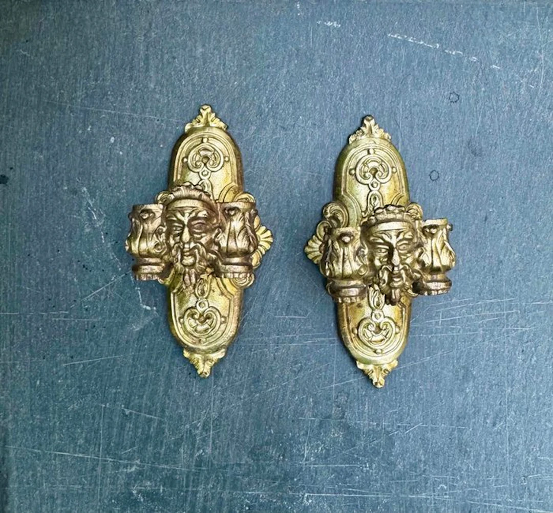 L.PINET - Chamberstick (2) - Bronze - Mascaron, 19th century