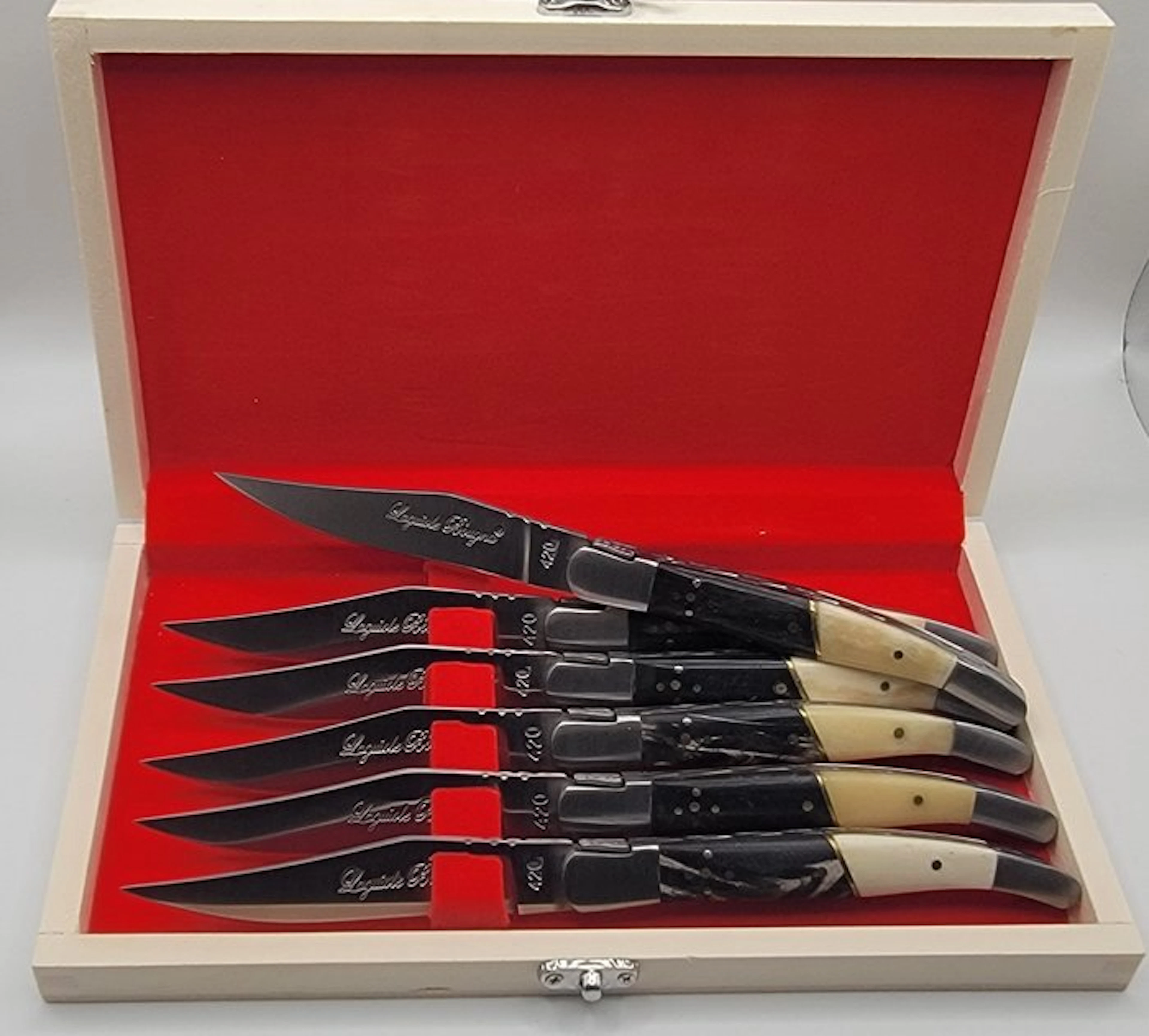 Laguiole Bougna - Table knife set - Steel - Six-piece steak knife set
