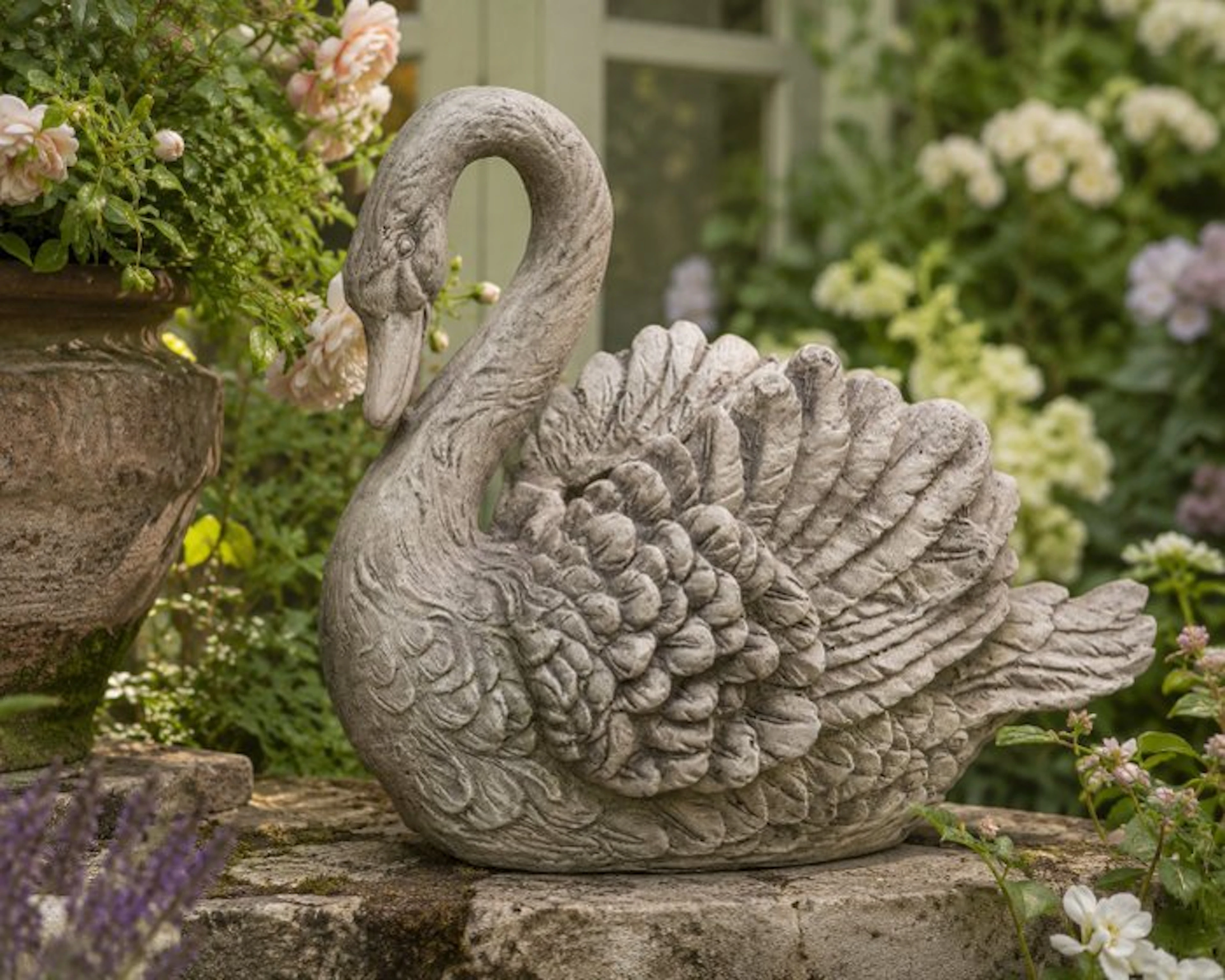 Flower pot - Resin - Swan shaped flower pot