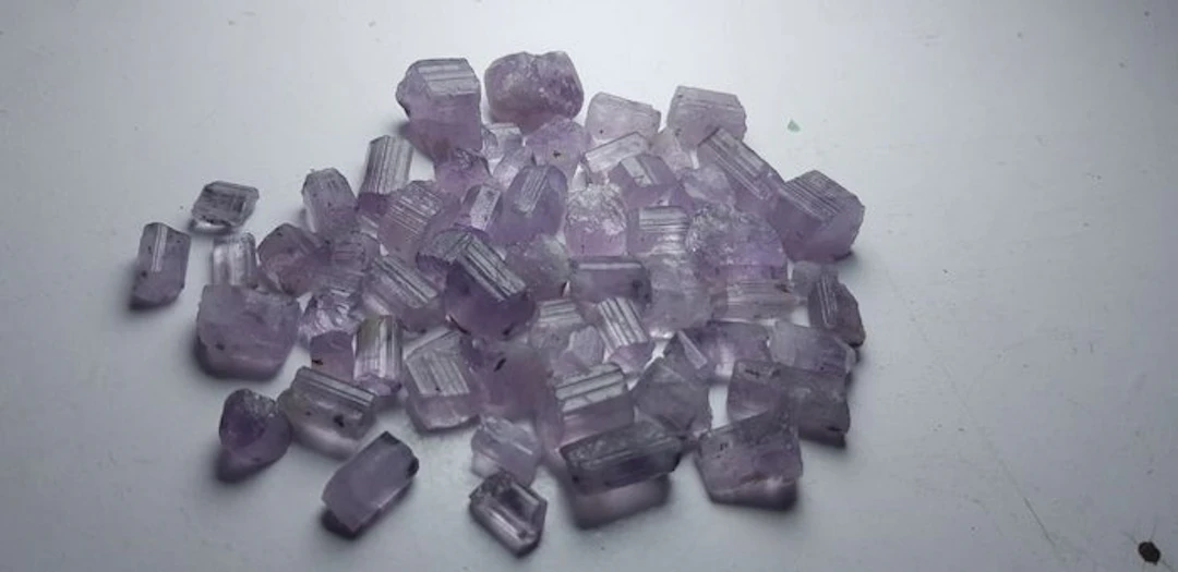 Natural purple color rough scapolite Crystals- 65 g - (67)