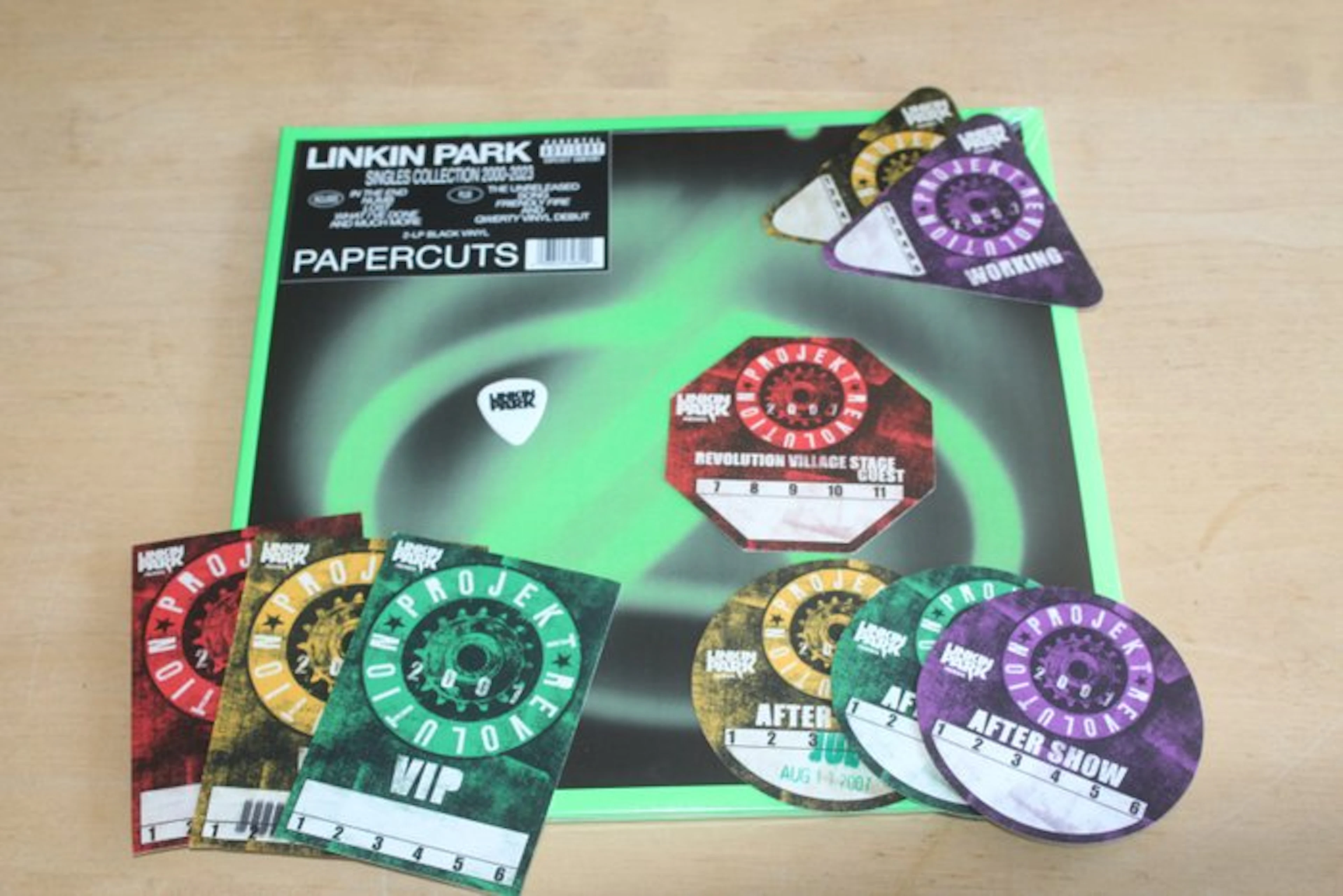Linkin Park - Papercuts + Backstage Passes + Guitar Pick...