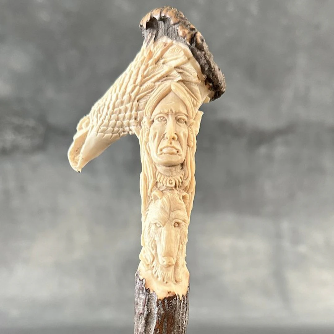 Carving, NO RESERVE PRICE - Native American with animal...