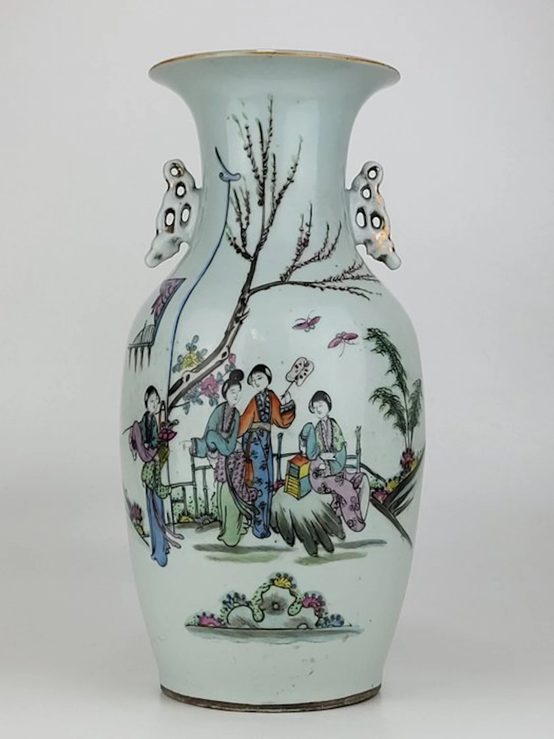 Vase - Porcelain - China - Ladies in garden (No reserve price)