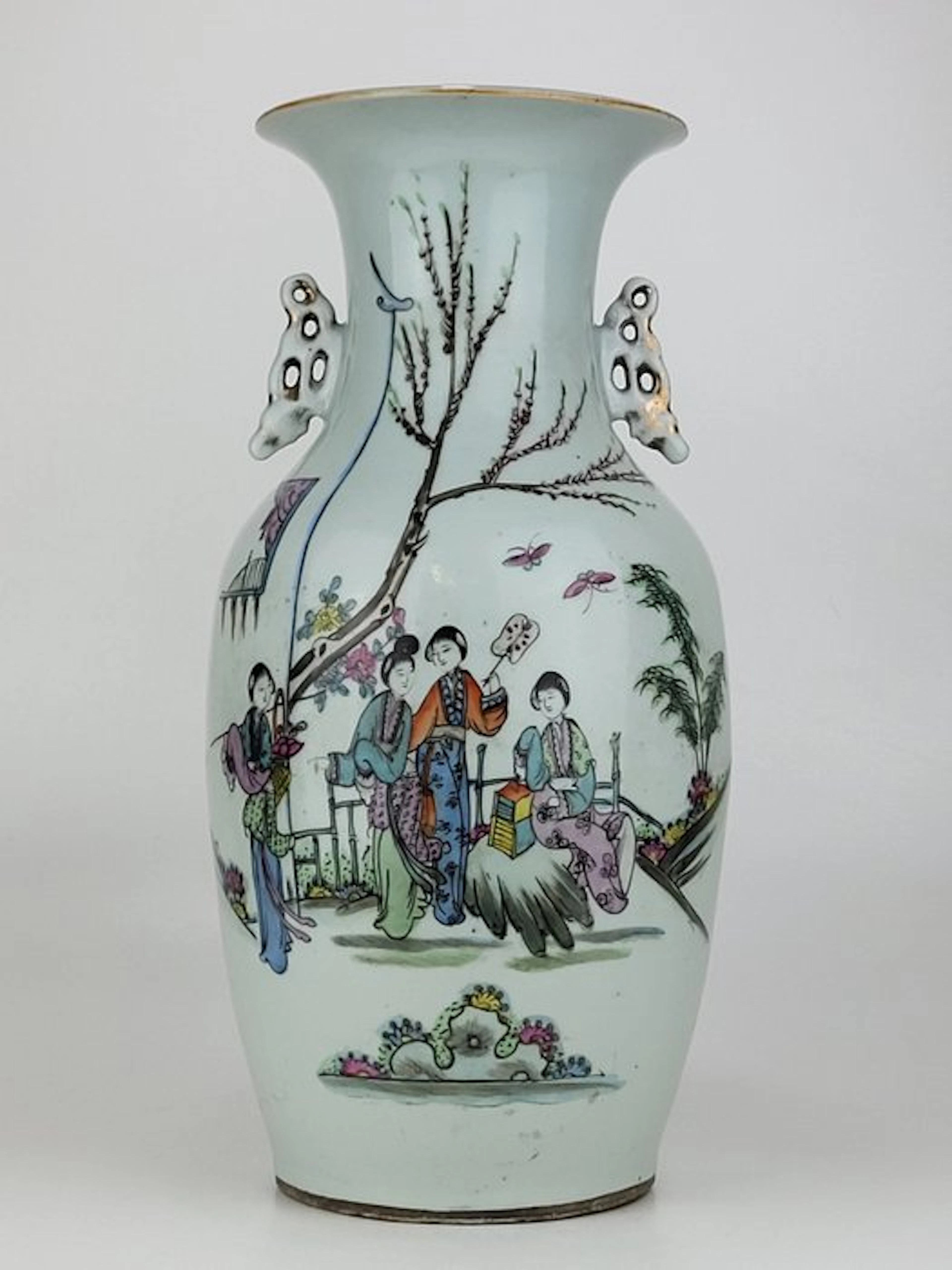 Vase - Porcelain - China - Ladies in garden (No reserve price)