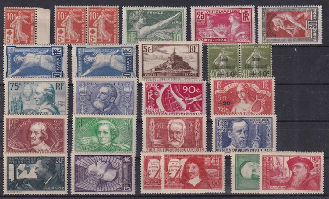 France - Arrangement of old stamps on 4 presentation...