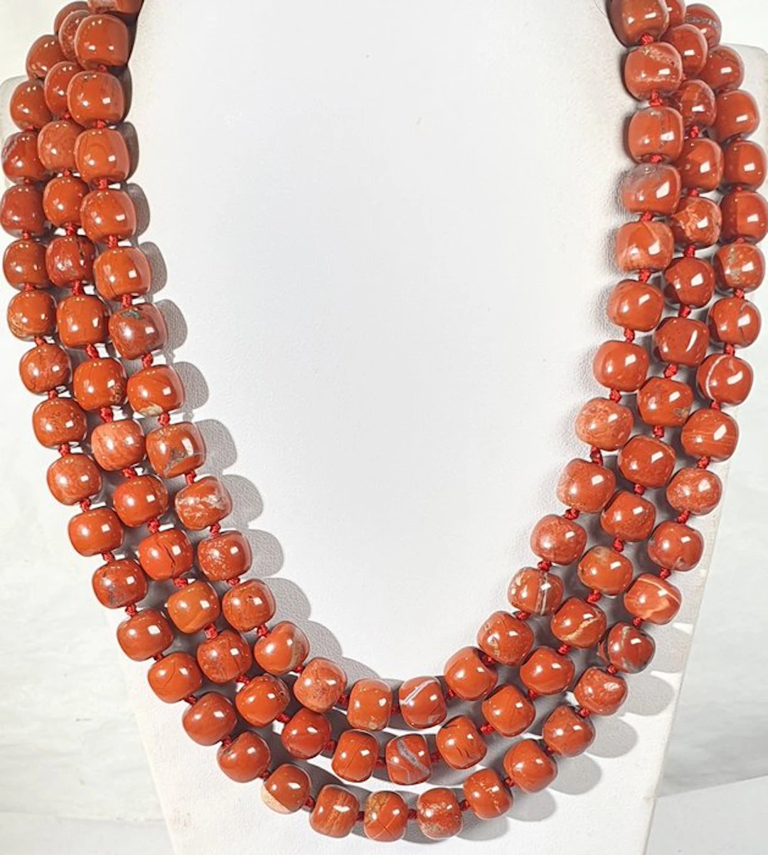 Natural Red Jasper from Madagascar - Symbol of the Blood...