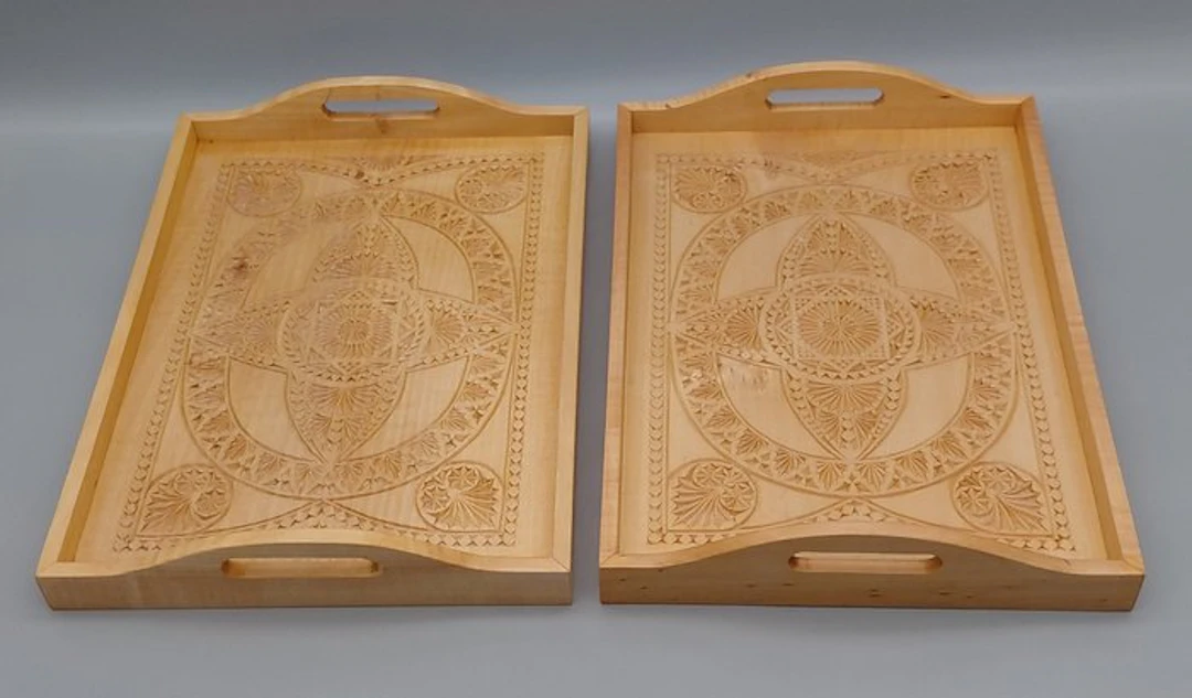 Friese kerfsnede houtsnijwerk - Tray - Wood - Serving trays