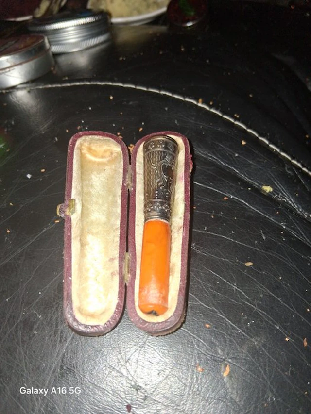 No reserve price - Cigarette holder - Amber, Silver, Leather
