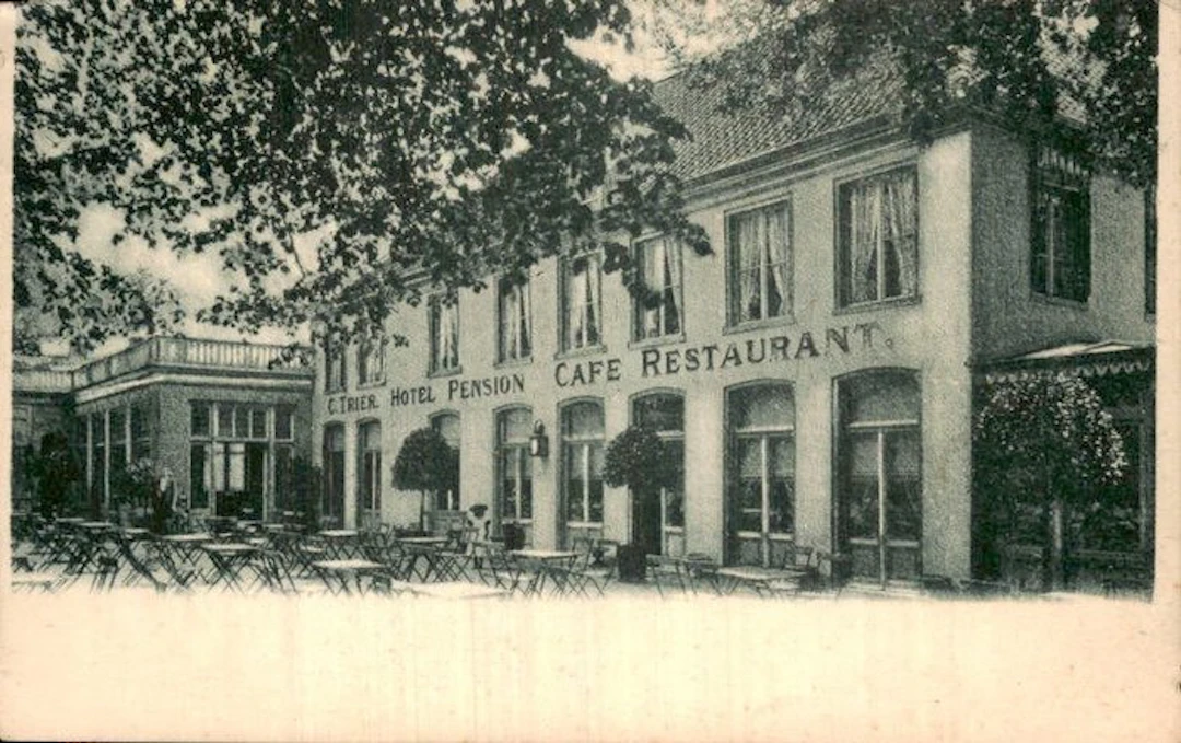 Houses/ buildings and interior - Postcard (92) - 1900-1999