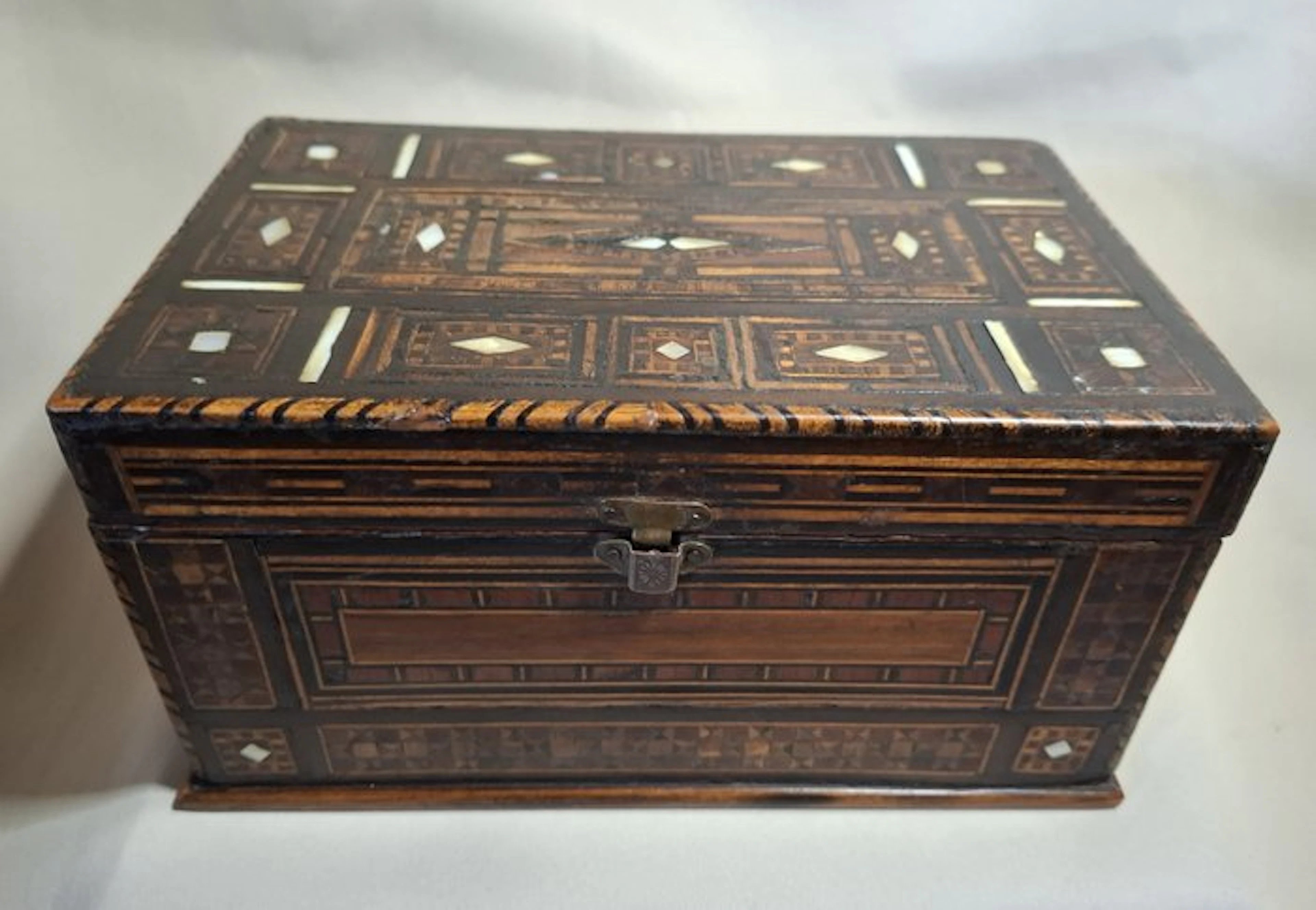 Antique Ottoman micro-marquetry chest with mother-of-pearl (c