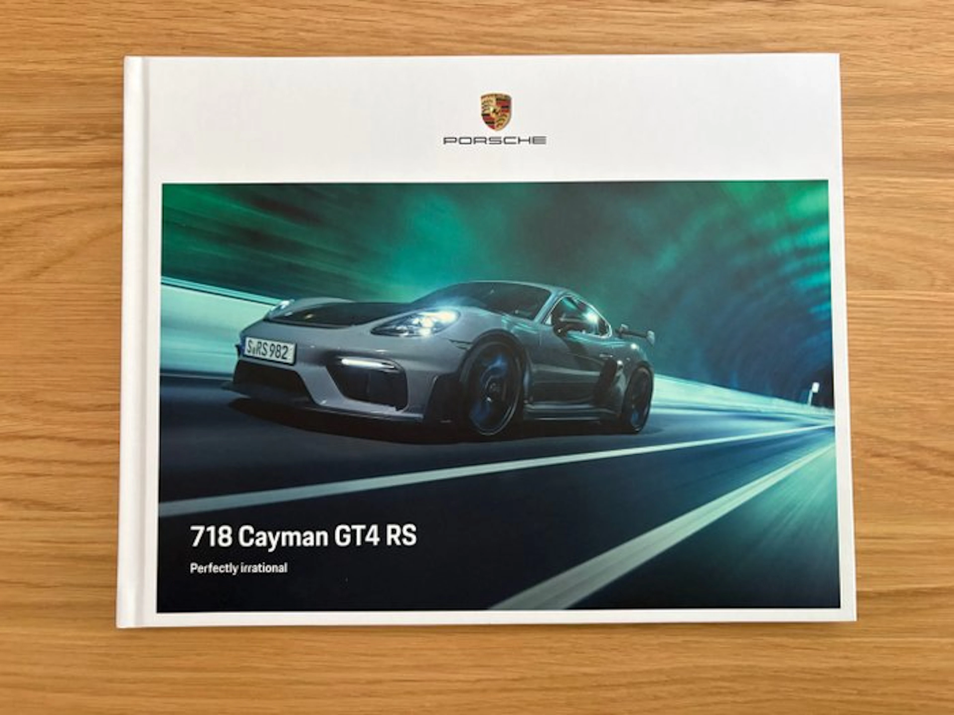 Brochure - Porsche - 718 Cayman GT4 RS - 2021