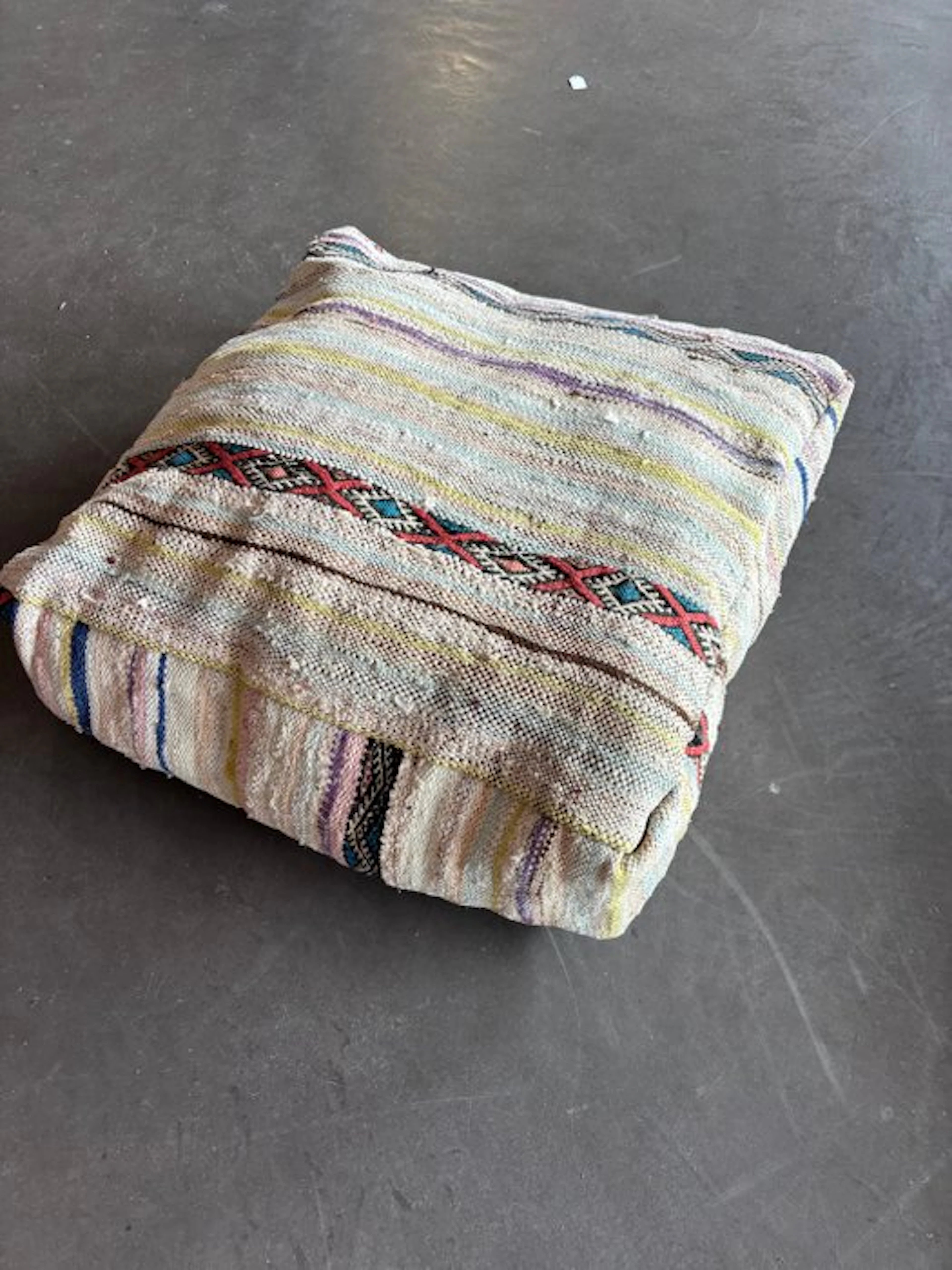 Pouffe - Vintage Moroccan Boucherouite Rug Pouf –...
