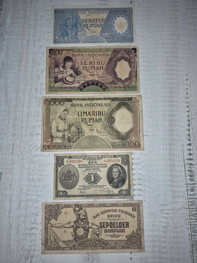 Indonesia, Netherlands Indies. - 5 Banknotes - Various Dates (No reserve price)