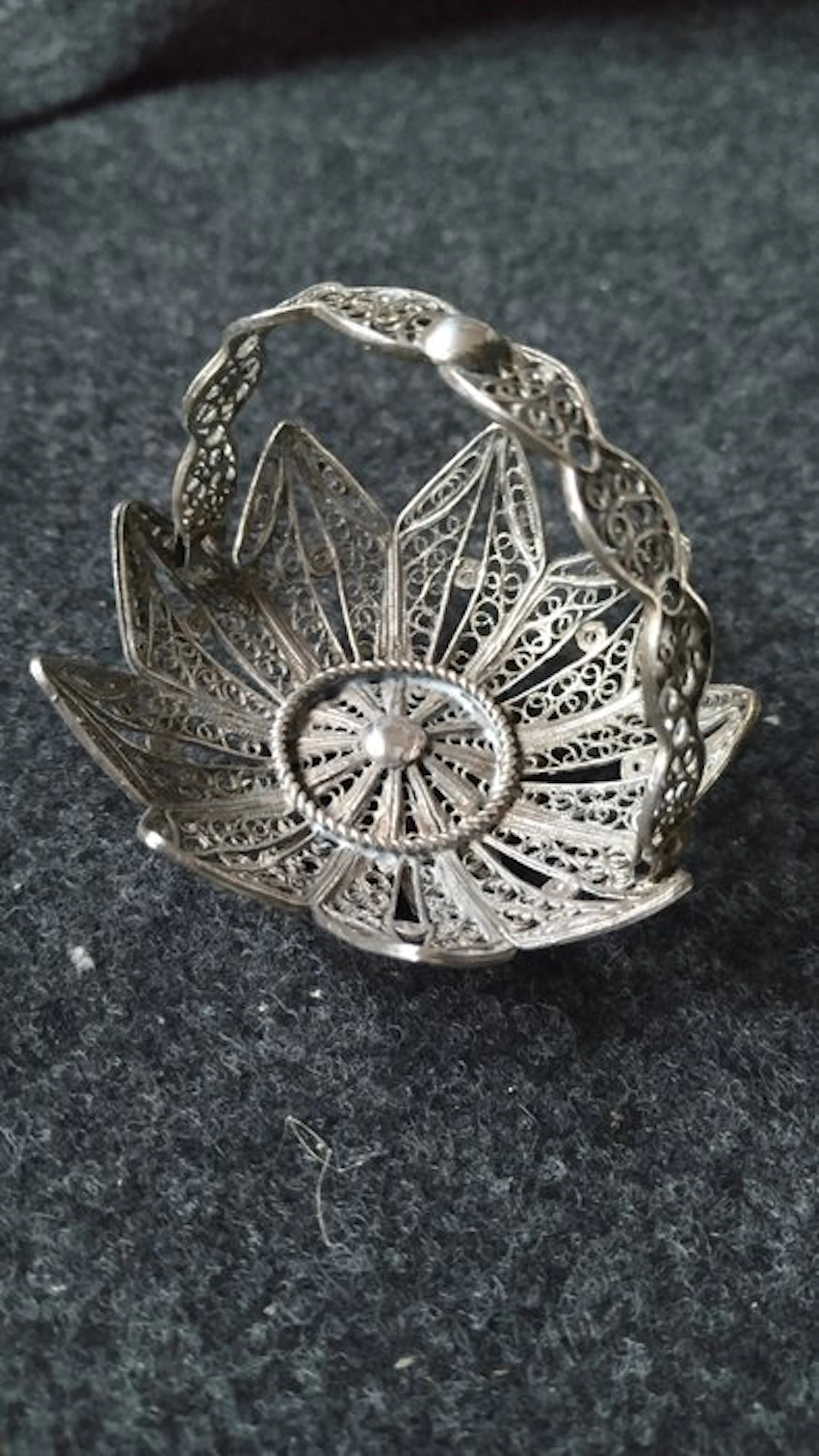 otro - Basket - .925 silver - silver ring holder basket