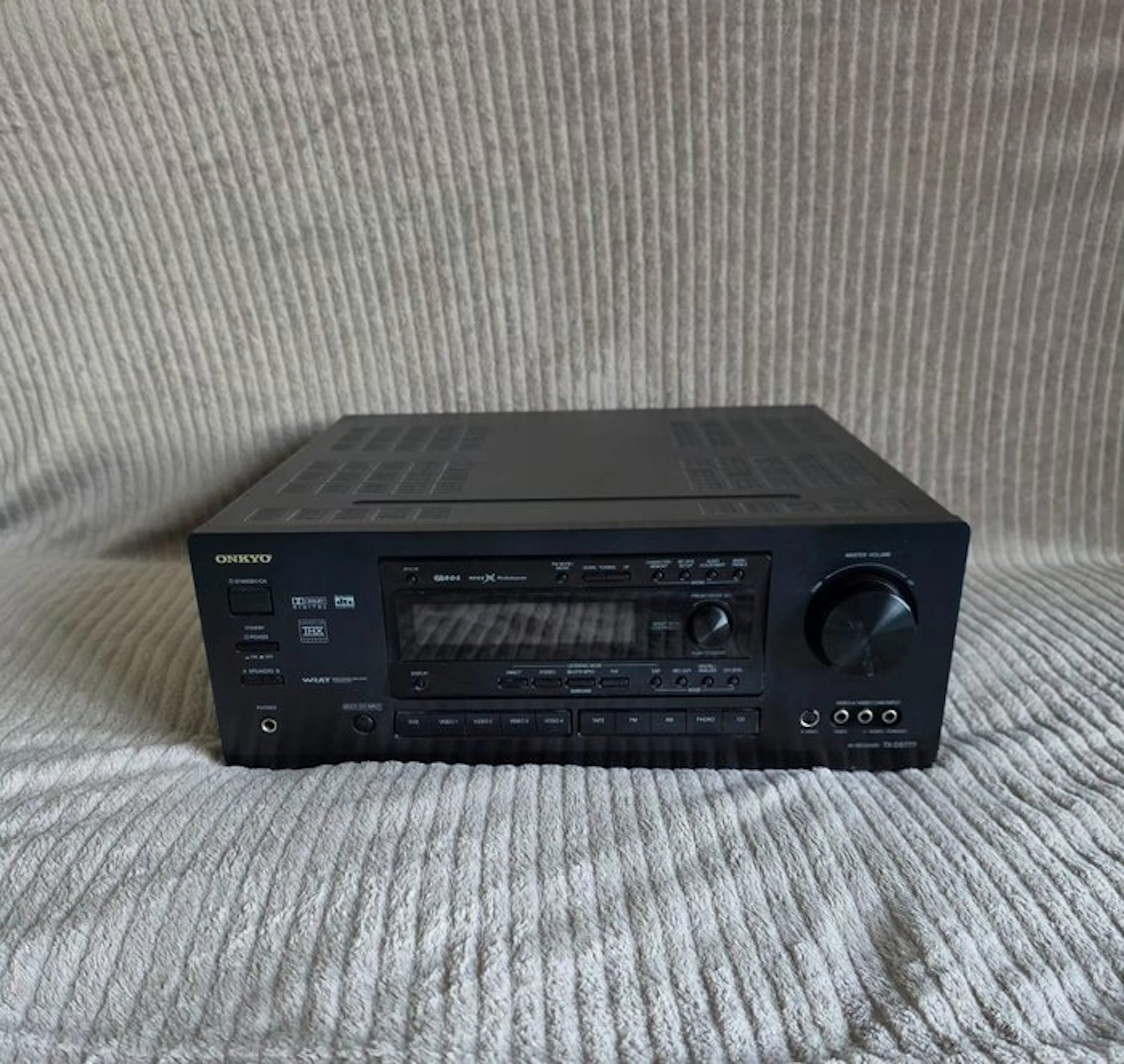 Onkyo - TX-DS777 Solid state main amplifier