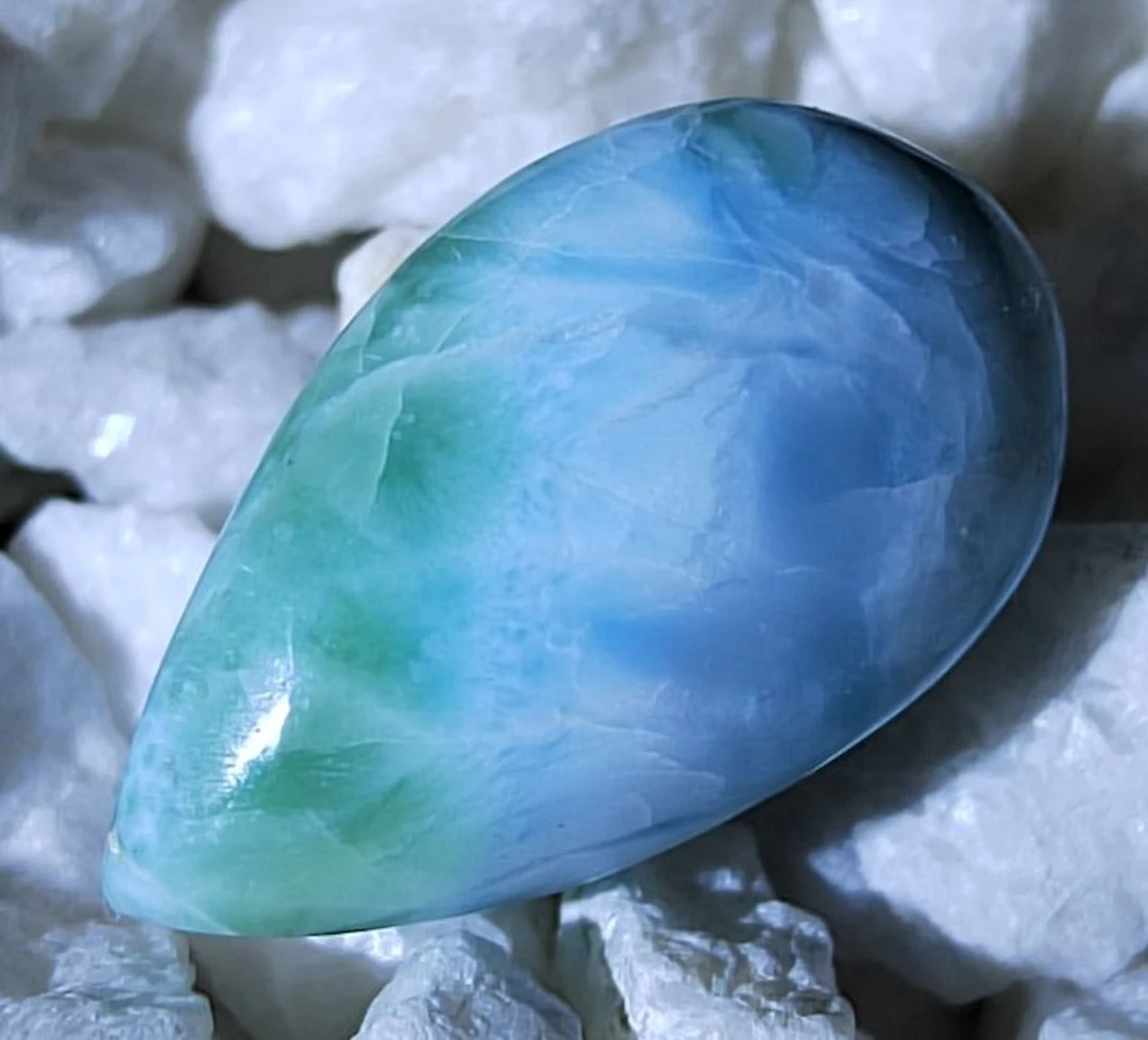 Cabochon Larimar High Quality-AAA Rough- 6.28 g