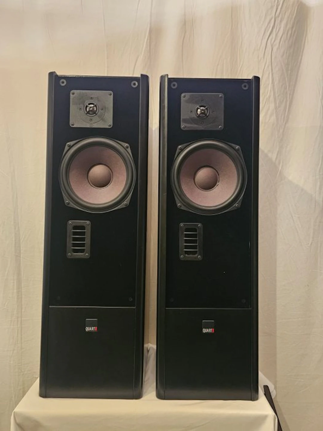 MB-Quart - 350 S 2-Way Bass-Reflex Floorstanding Speaker set