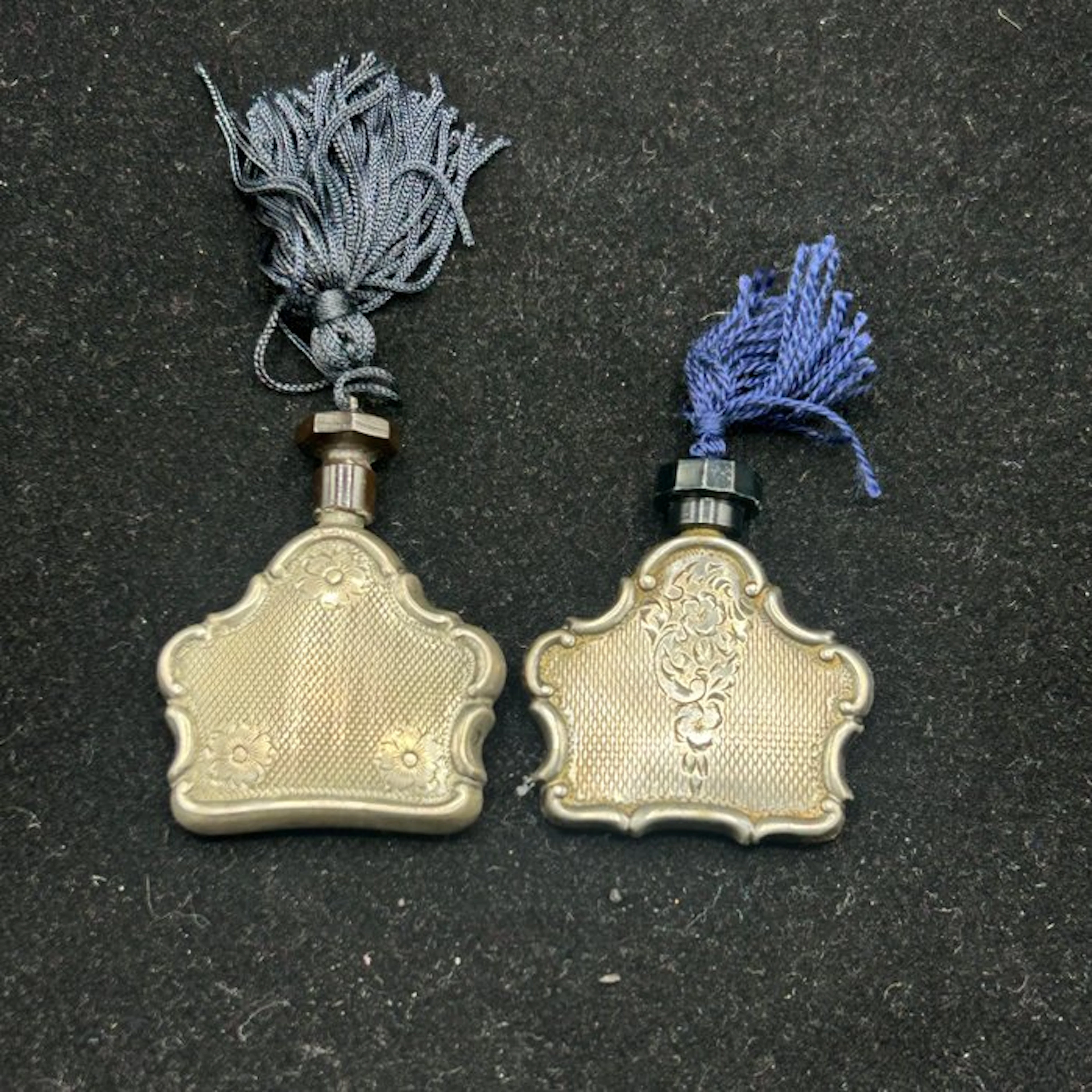 Perfume flask (2) - .900 silver - Pair of perfume holders