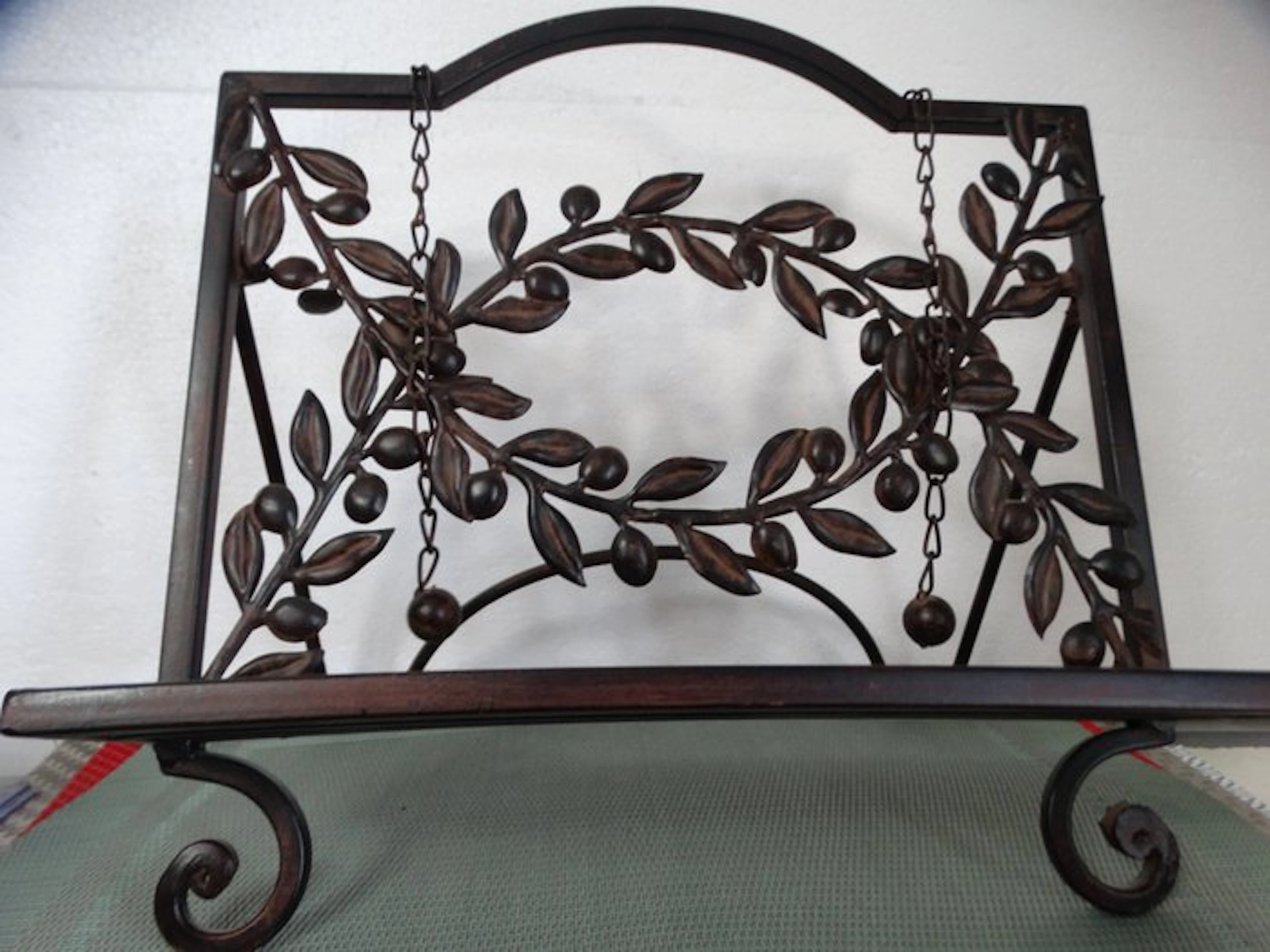 Stand - Wrought iron - Olive leaf book stand