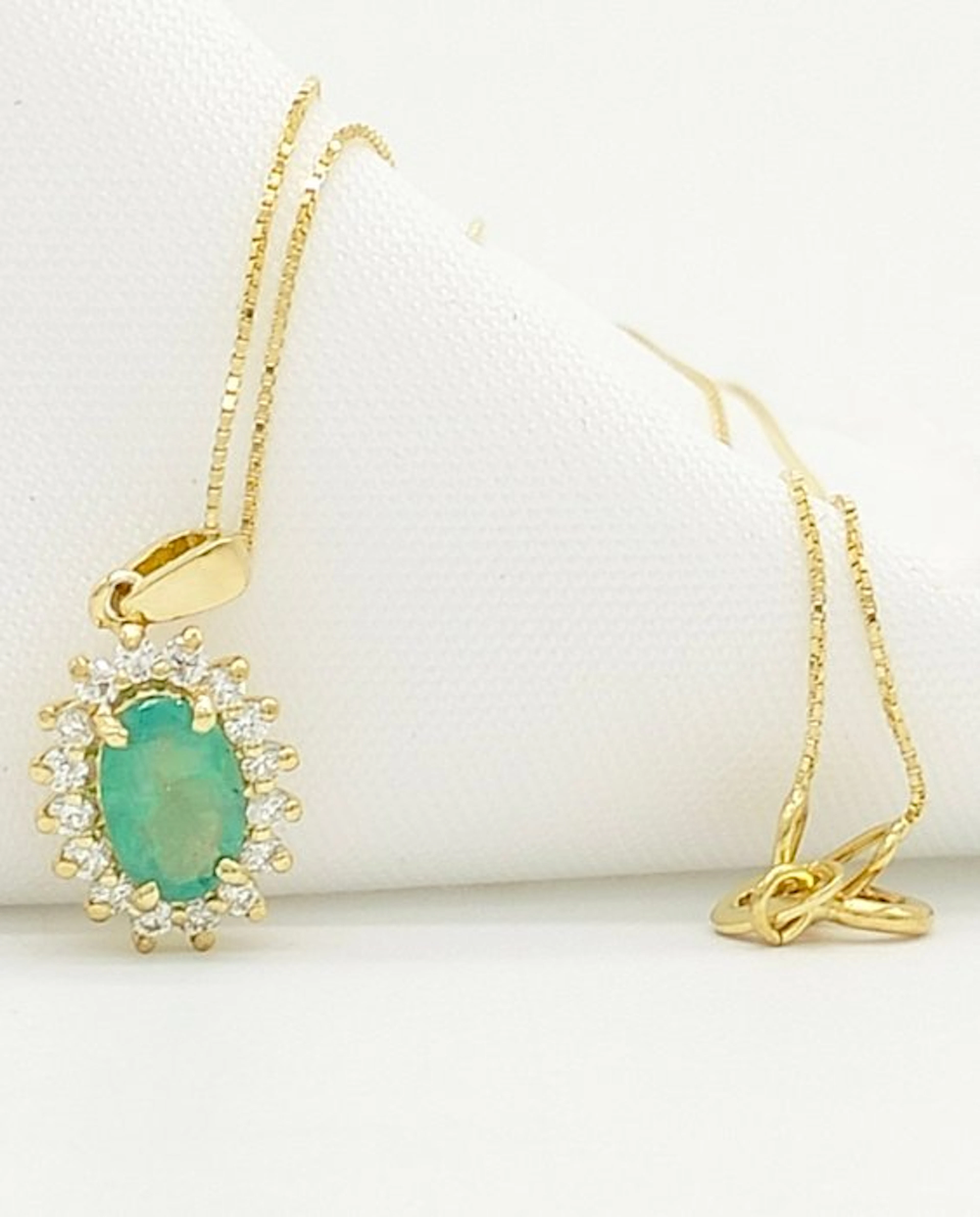 Necklace with pendant - 18 kt. Yellow gold Emerald - Diamond